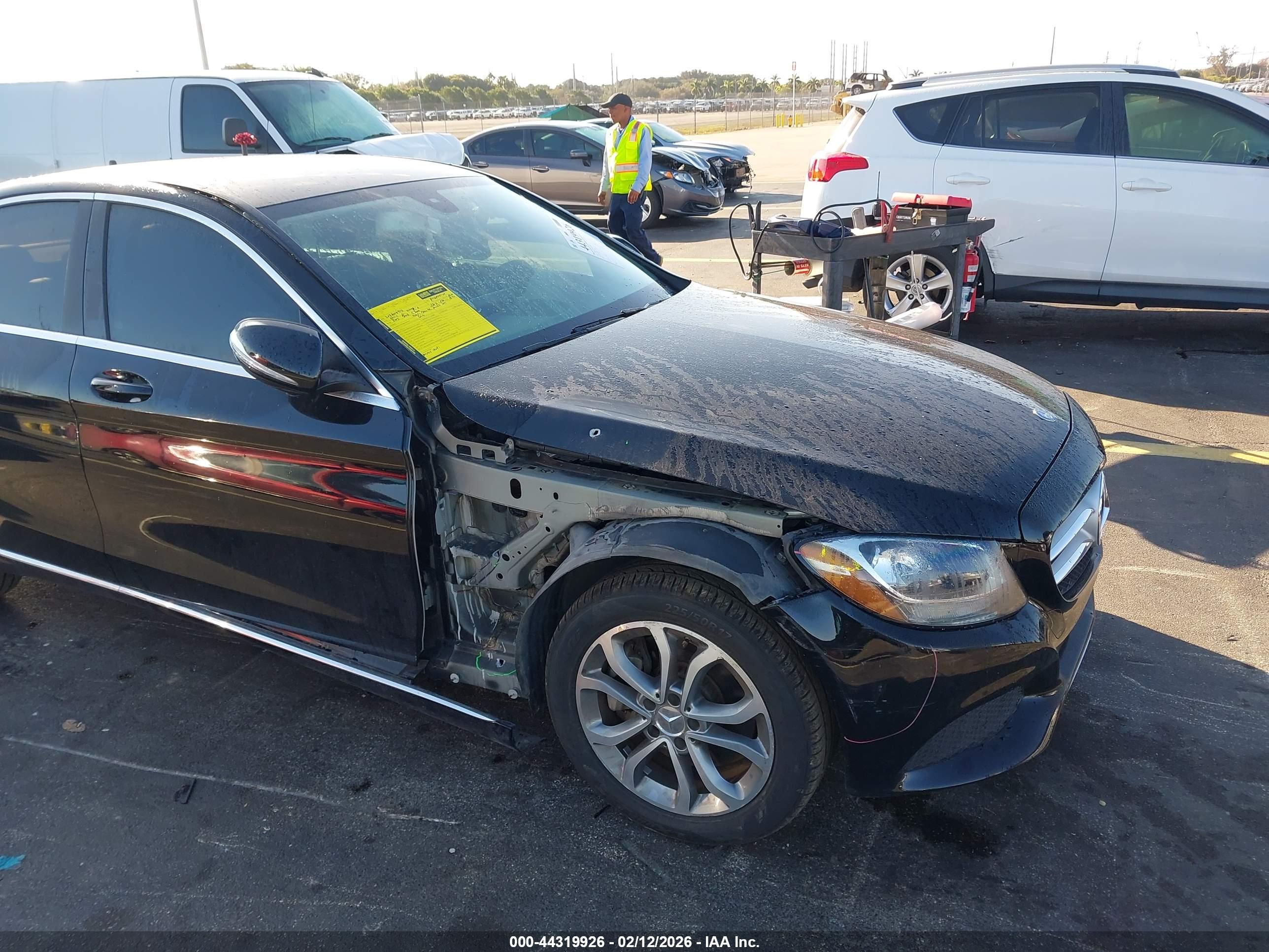 MERCEDES-BENZ C-CLASS image 6