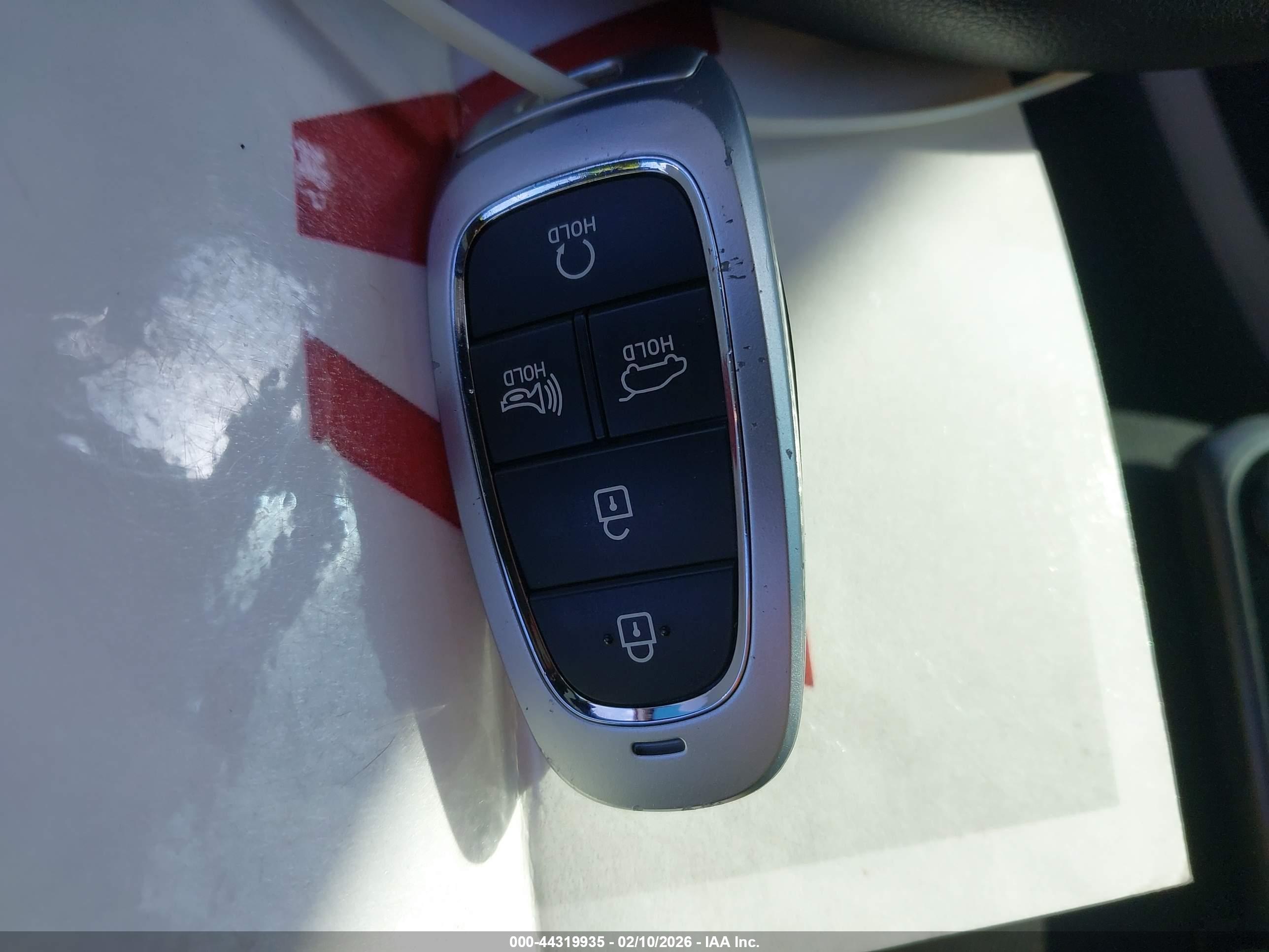 HYUNDAI TUCSON image 11
