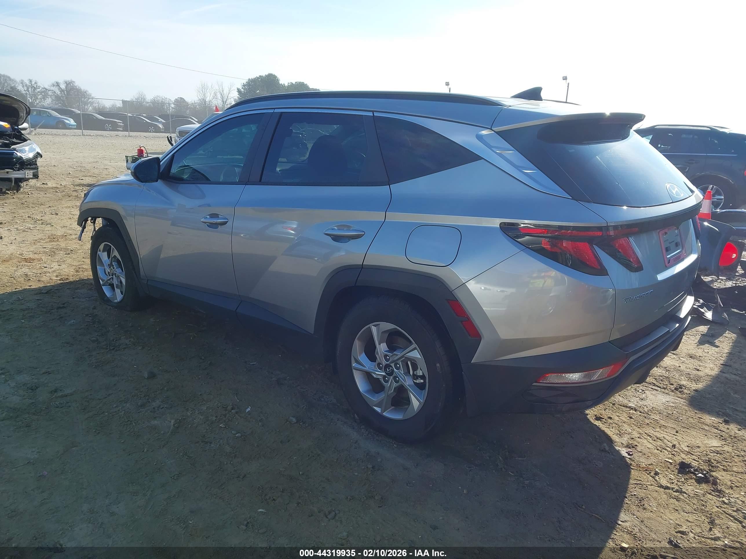 HYUNDAI TUCSON image 3
