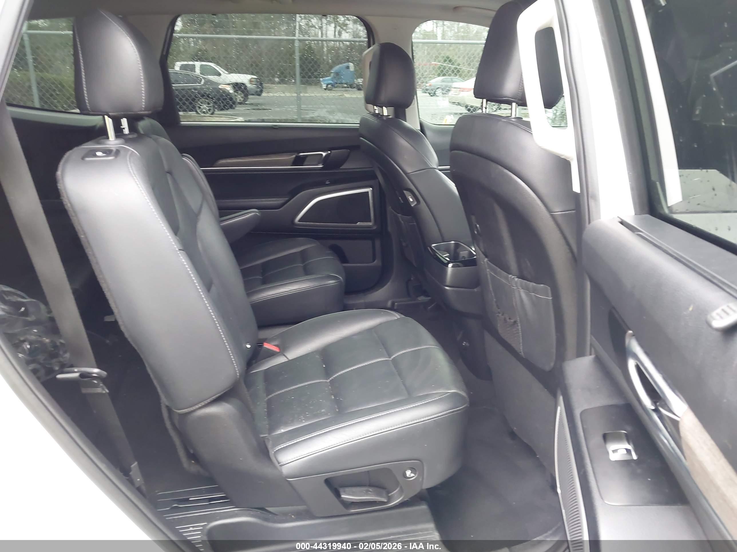 KIA TELLURIDE image 8