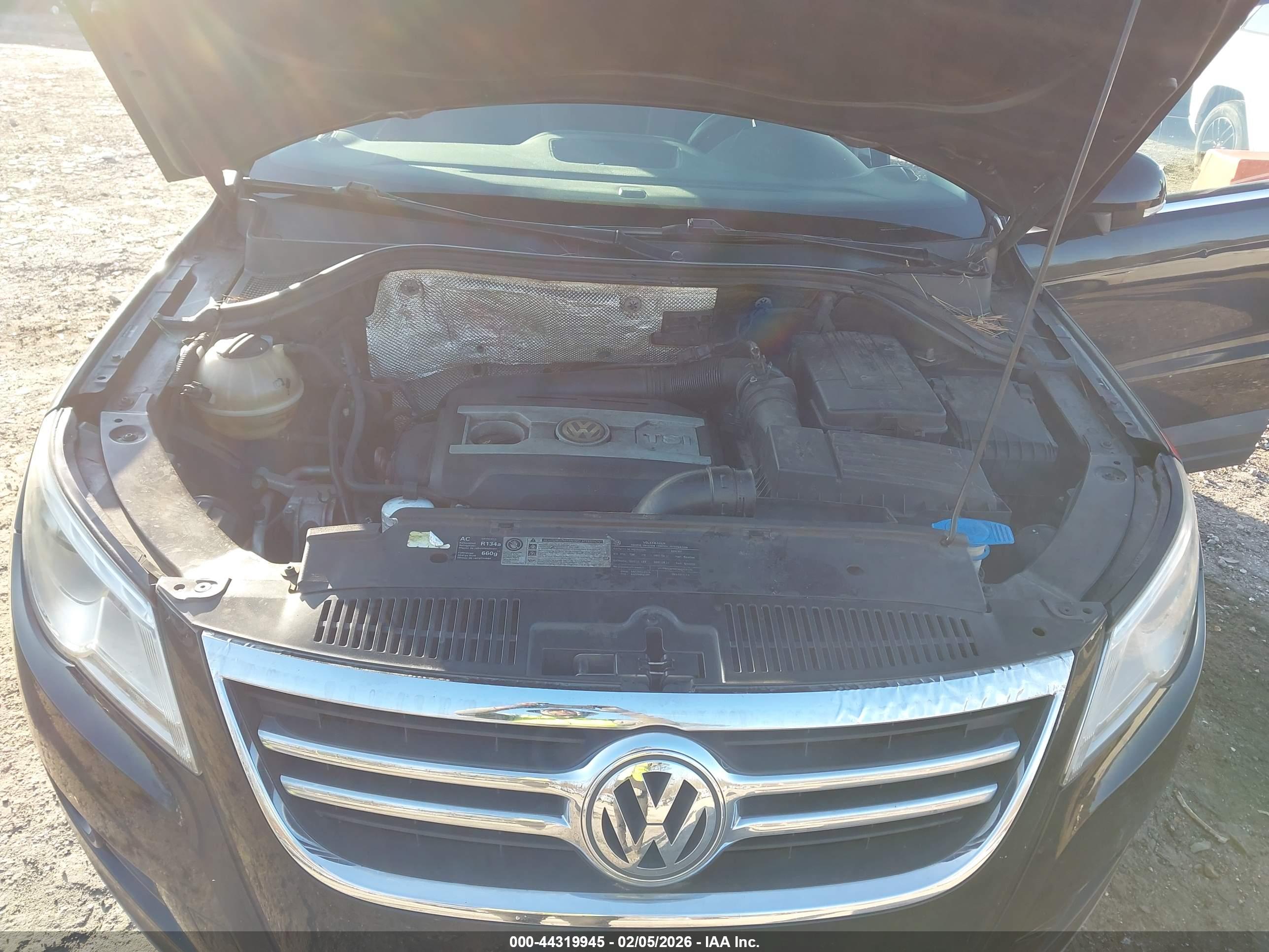 VOLKSWAGEN TIGUAN image 10