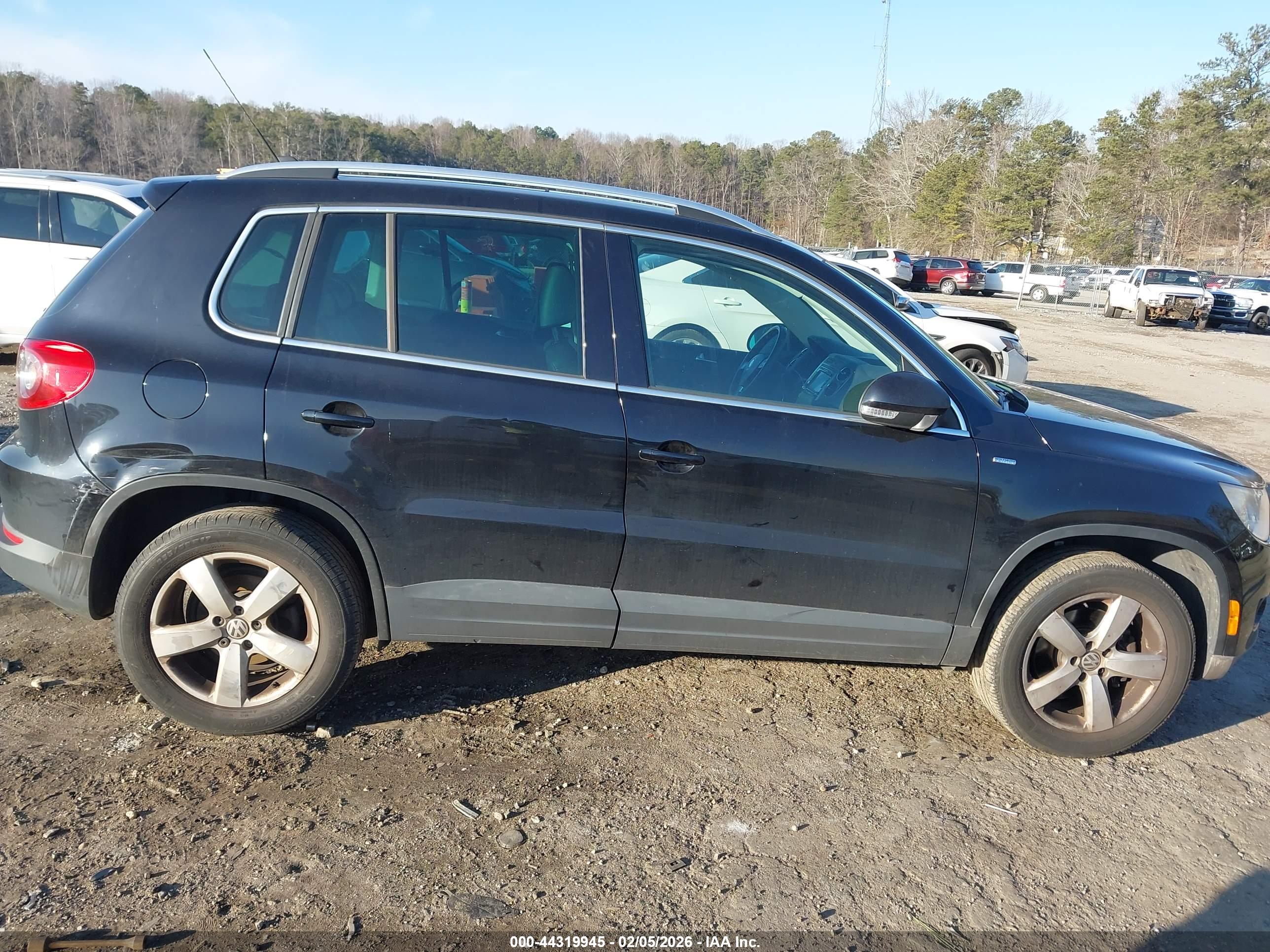 VOLKSWAGEN TIGUAN image 6