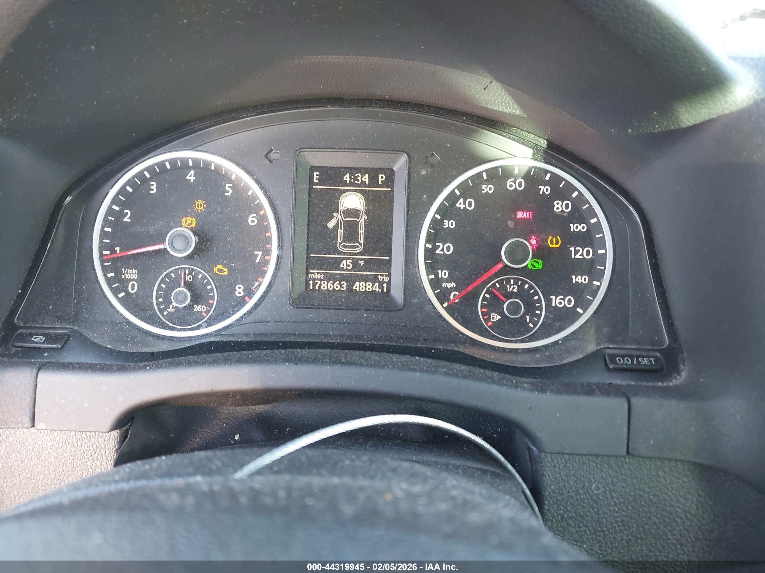 VOLKSWAGEN TIGUAN image 7