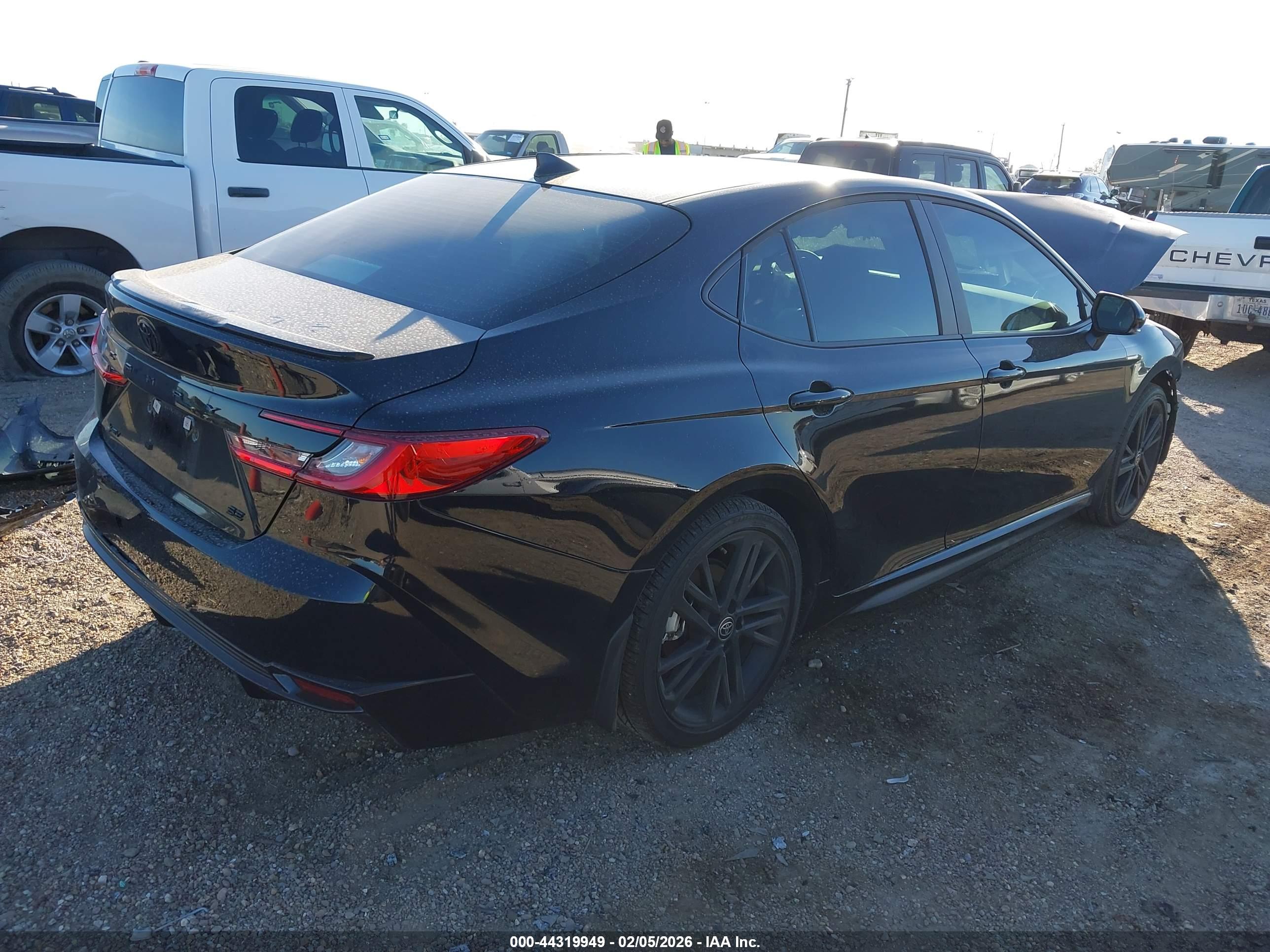 TOYOTA CAMRY image 4