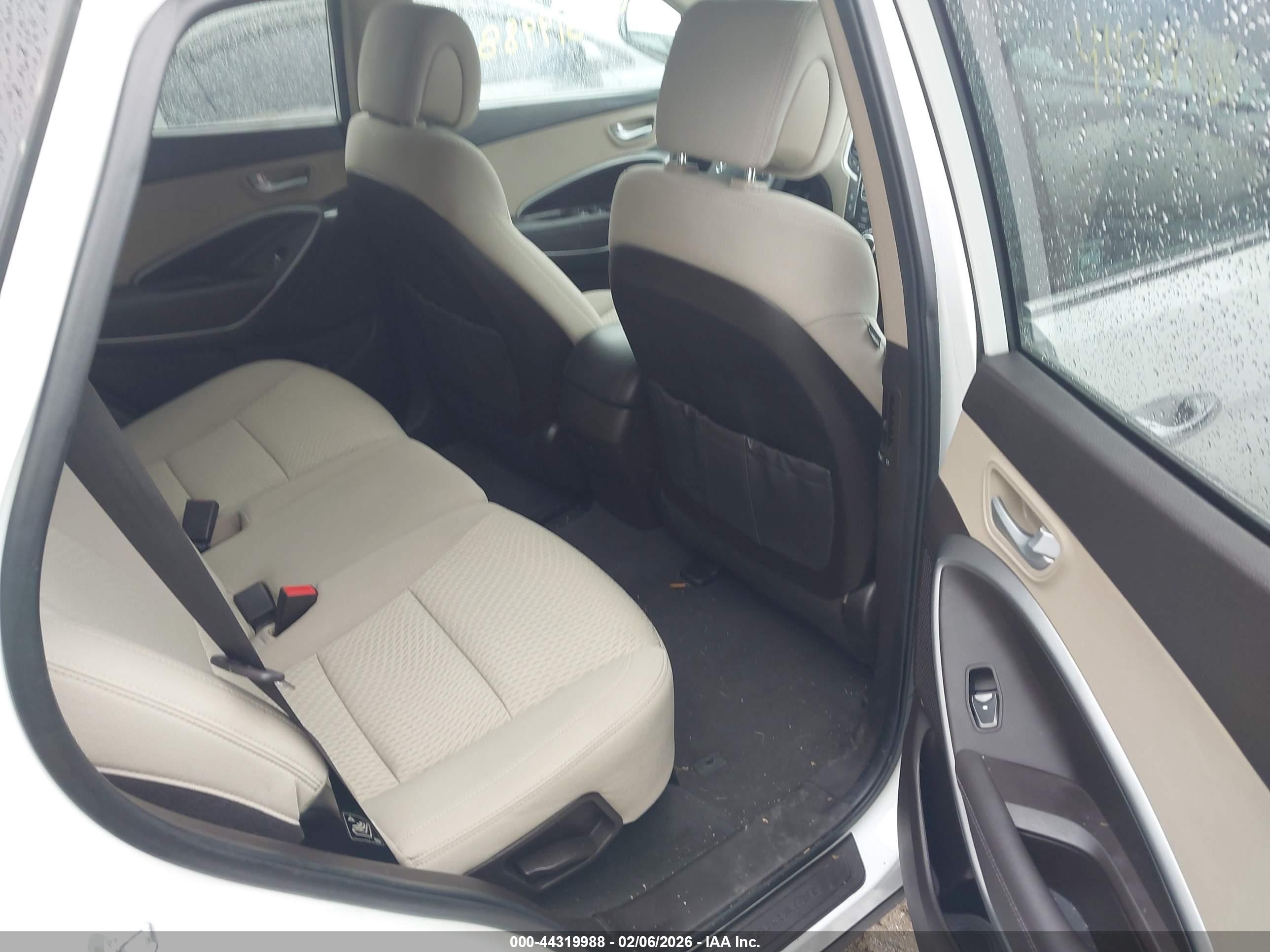 HYUNDAI SANTA image 8