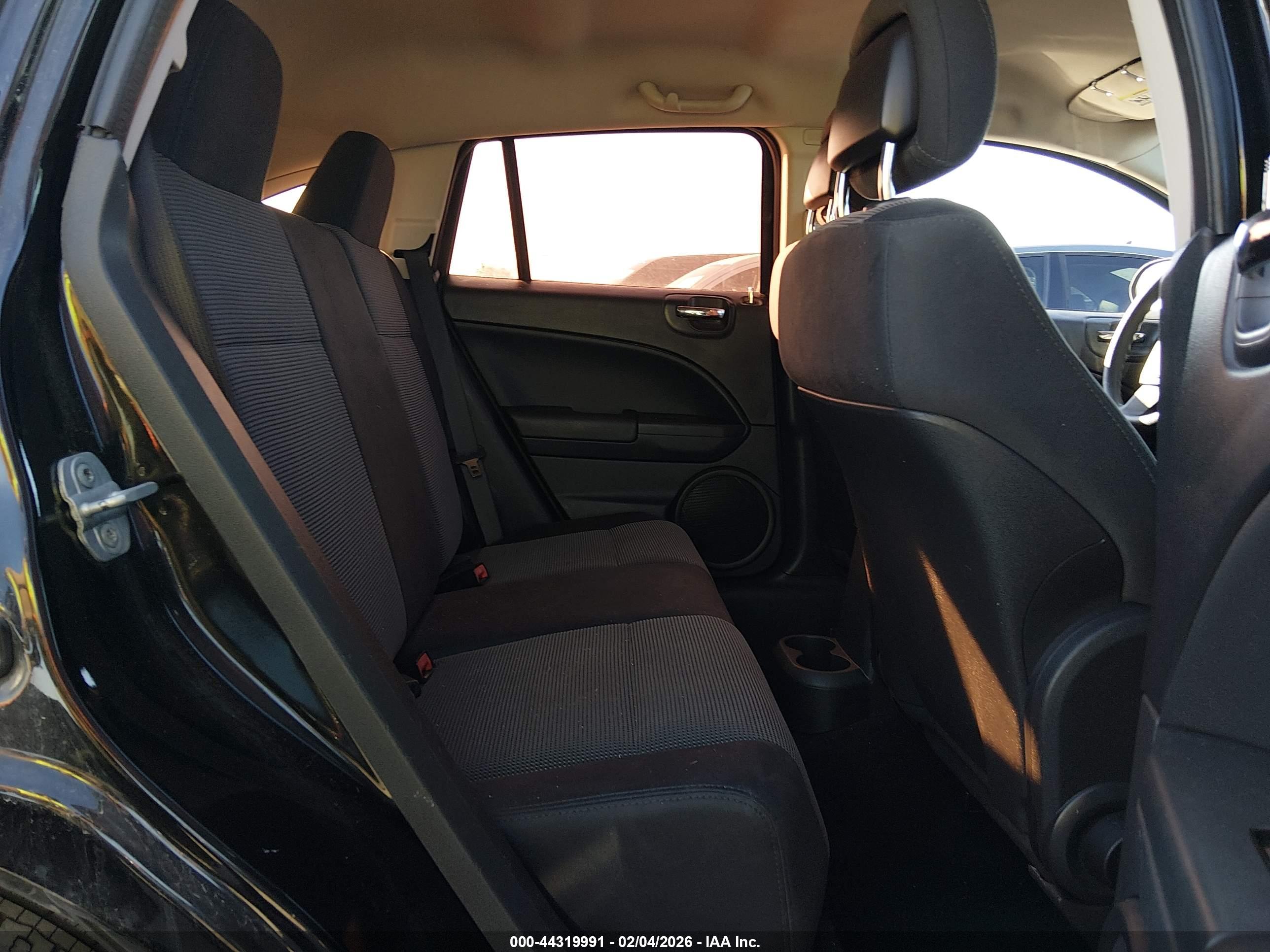 DODGE CALIBER image 8