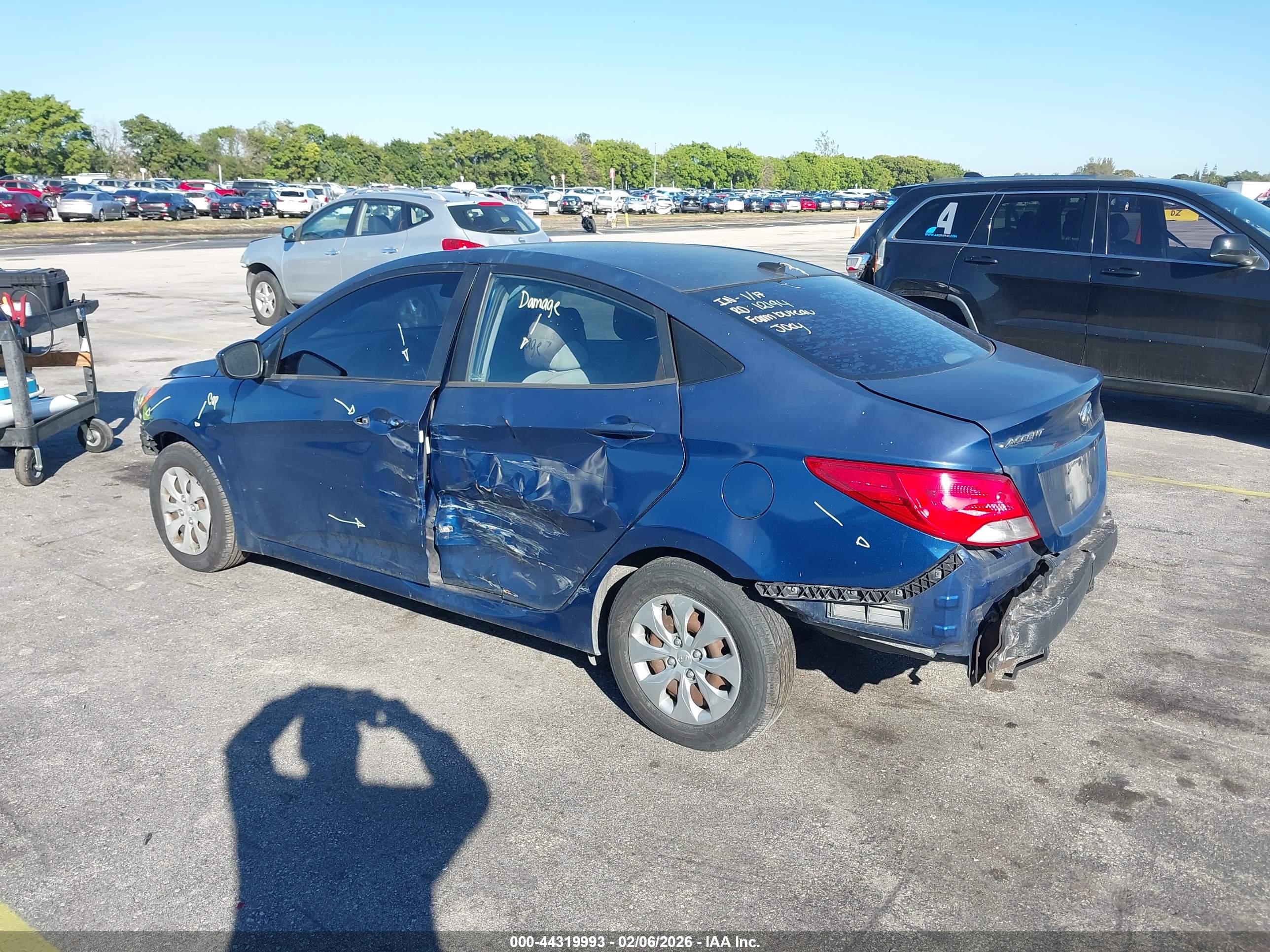 HYUNDAI ACCENT image 3