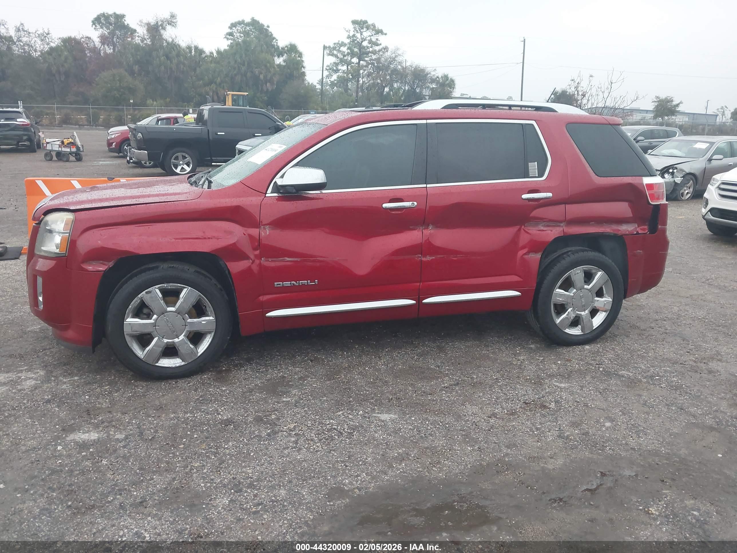 GMC TERRAIN image 6