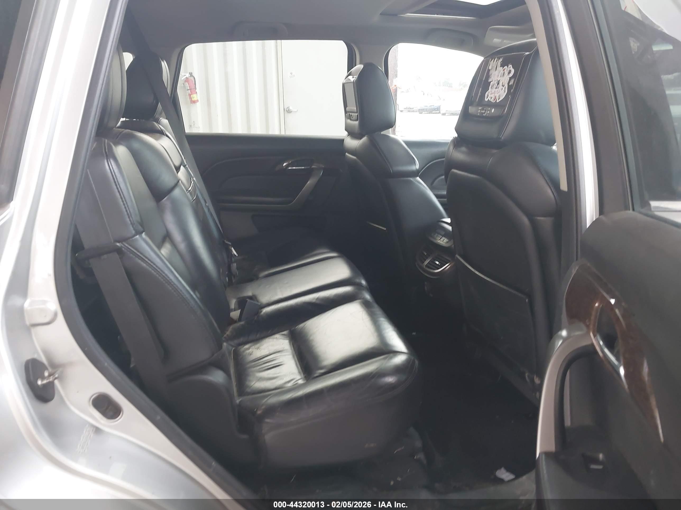 ACURA MDX image 8