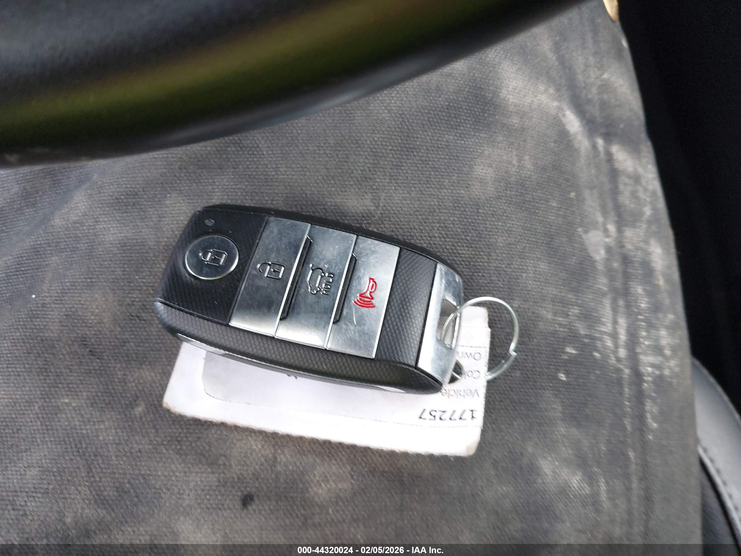 KIA SORENTO image 11