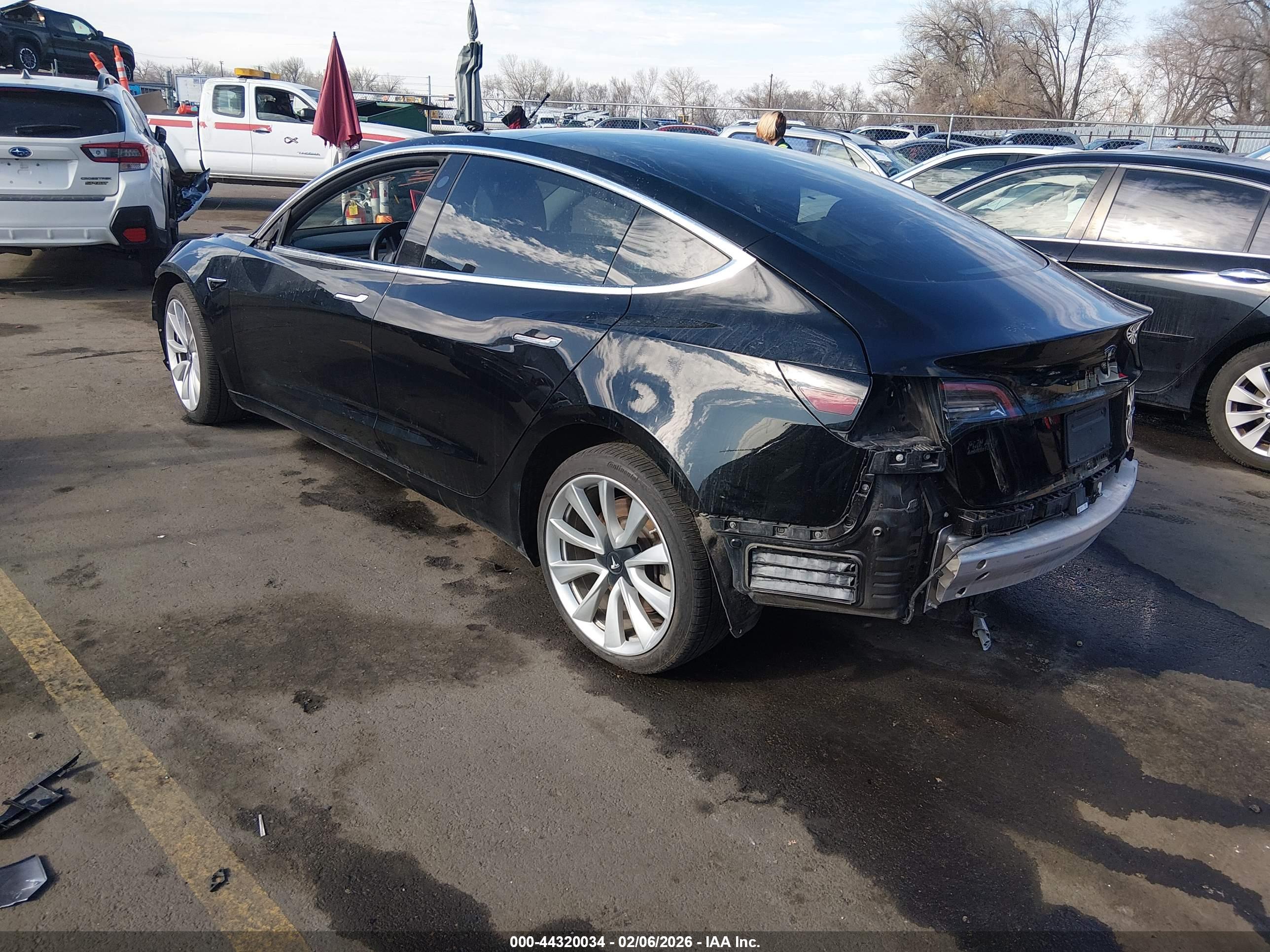 TESLA MODEL image 3