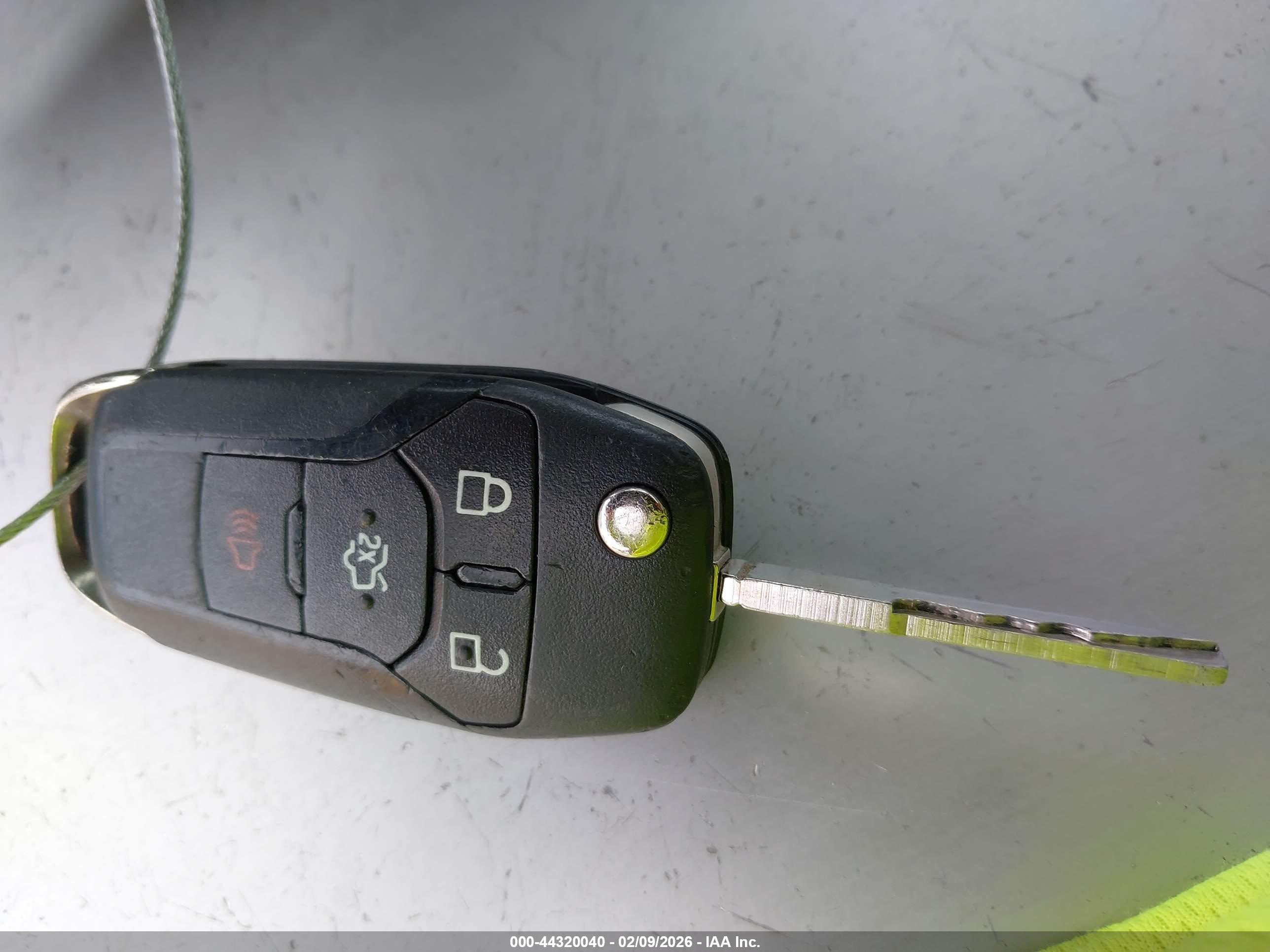 FORD FUSION image 11