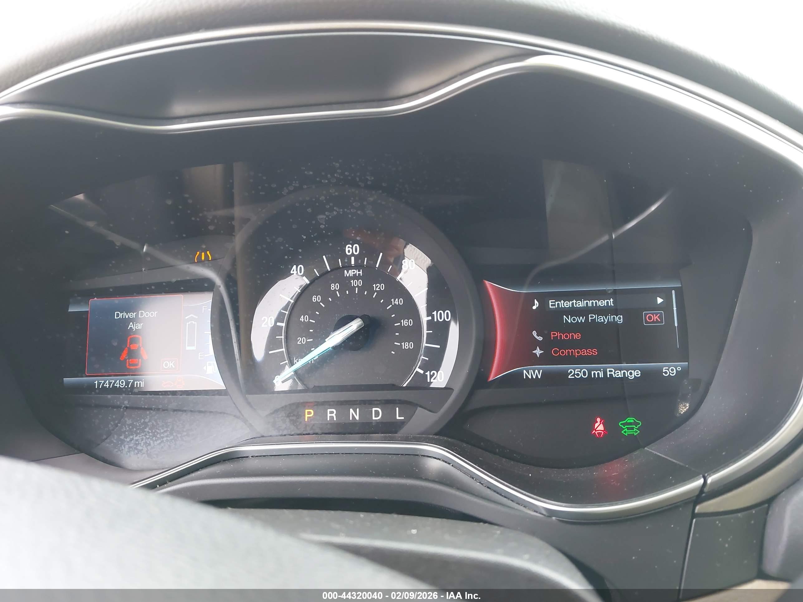 FORD FUSION image 7