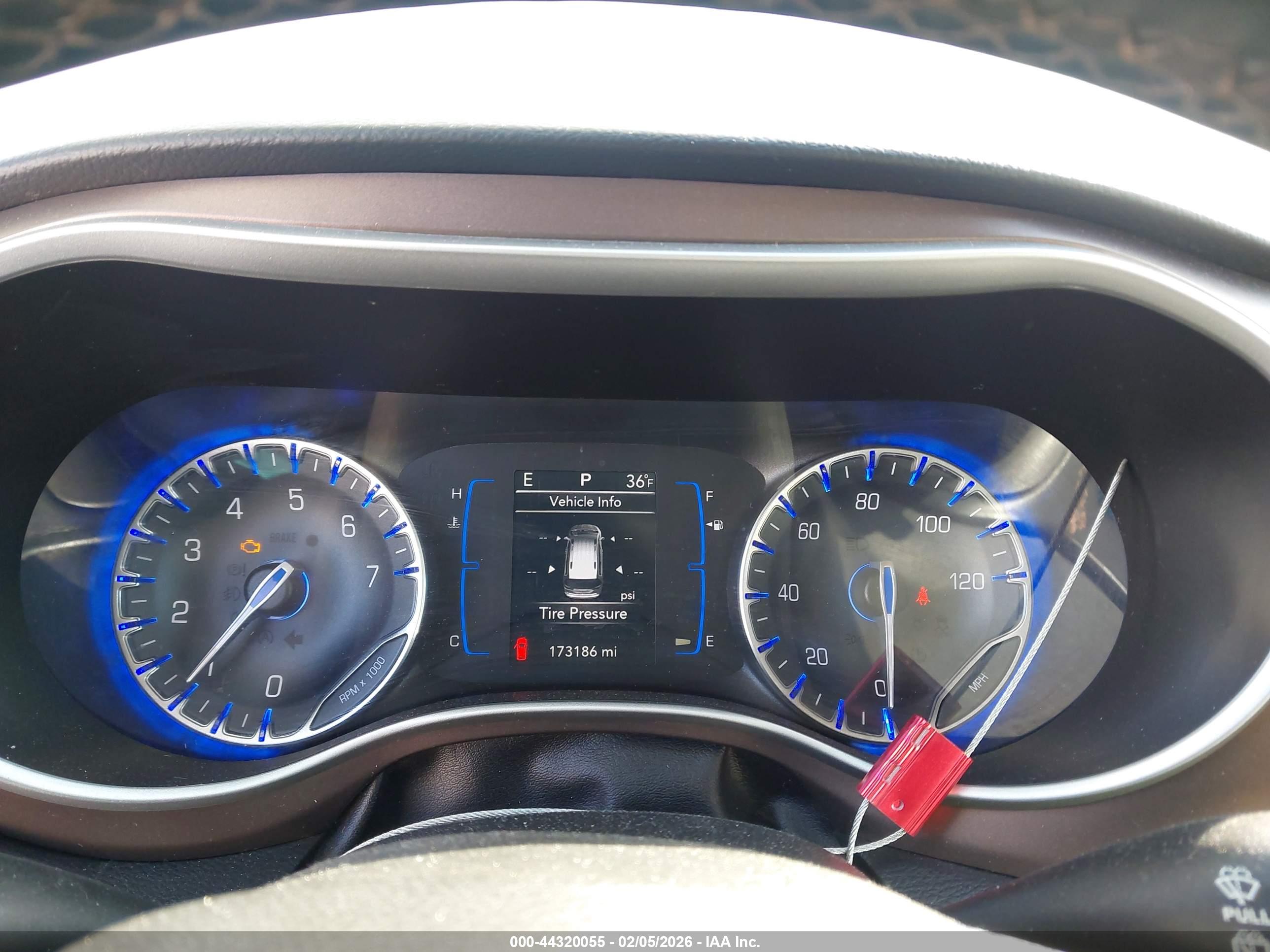 CHRYSLER PACIFICA image 7
