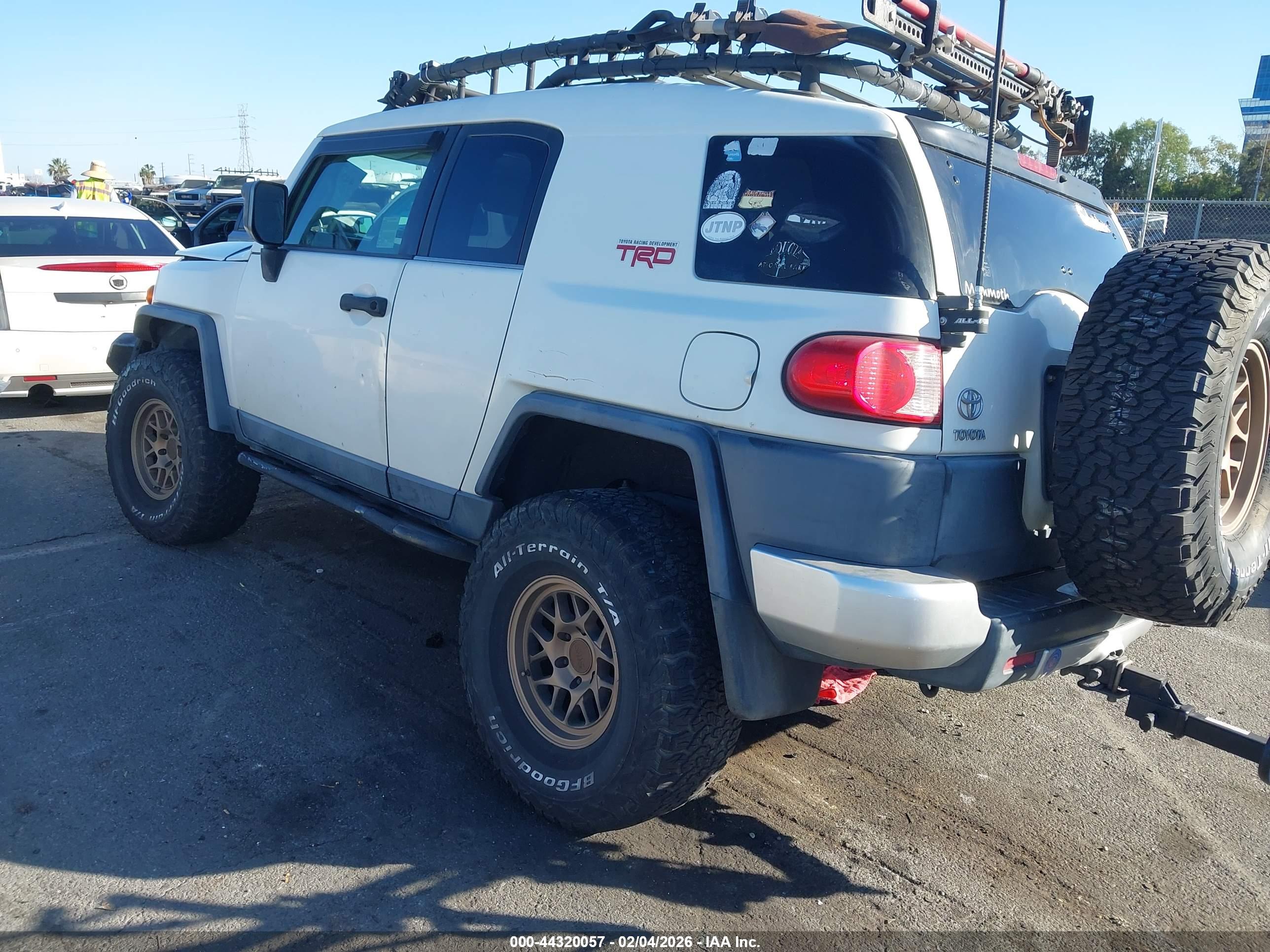 TOYOTA FJ image 3