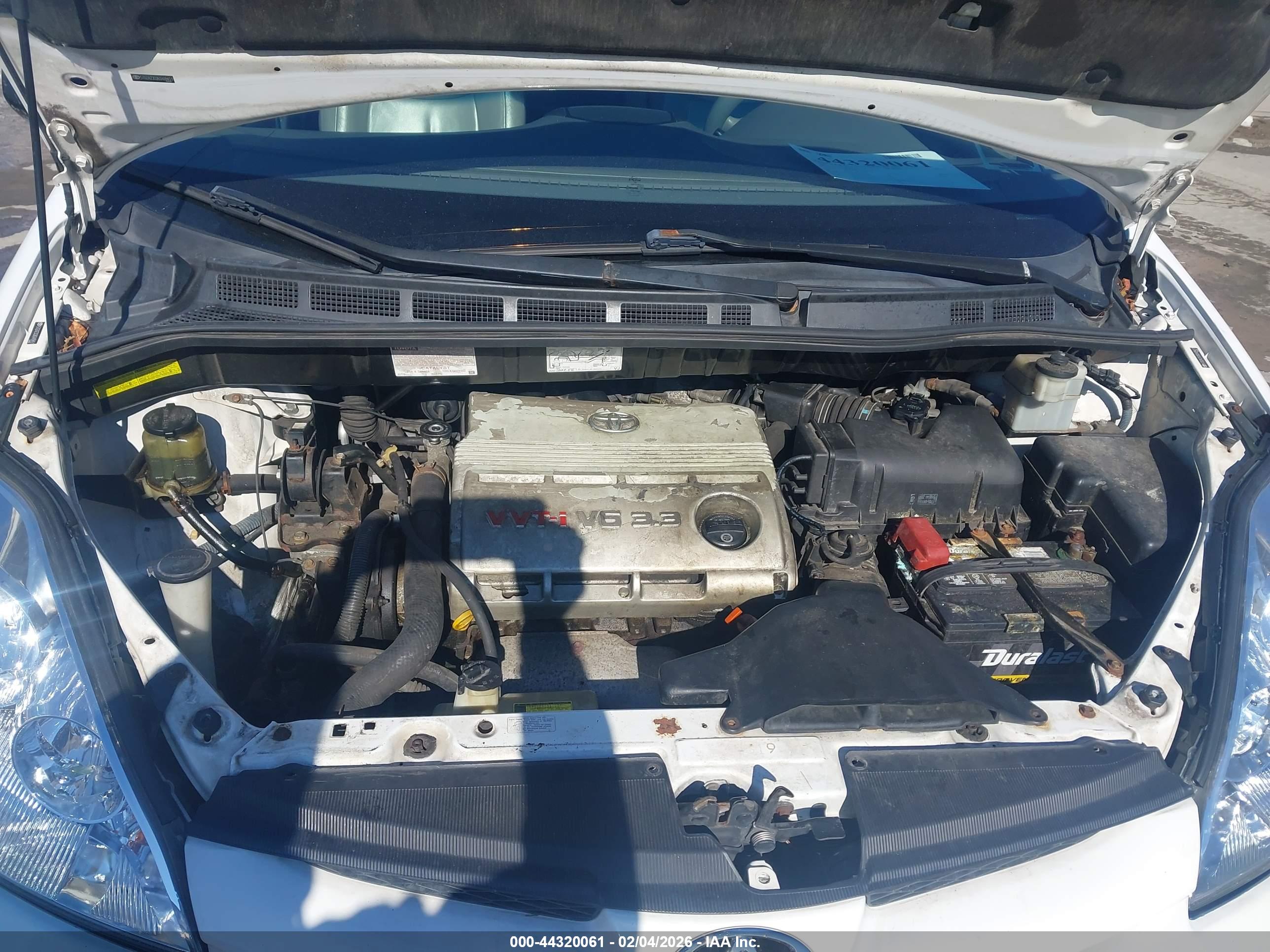 TOYOTA SIENNA image 10