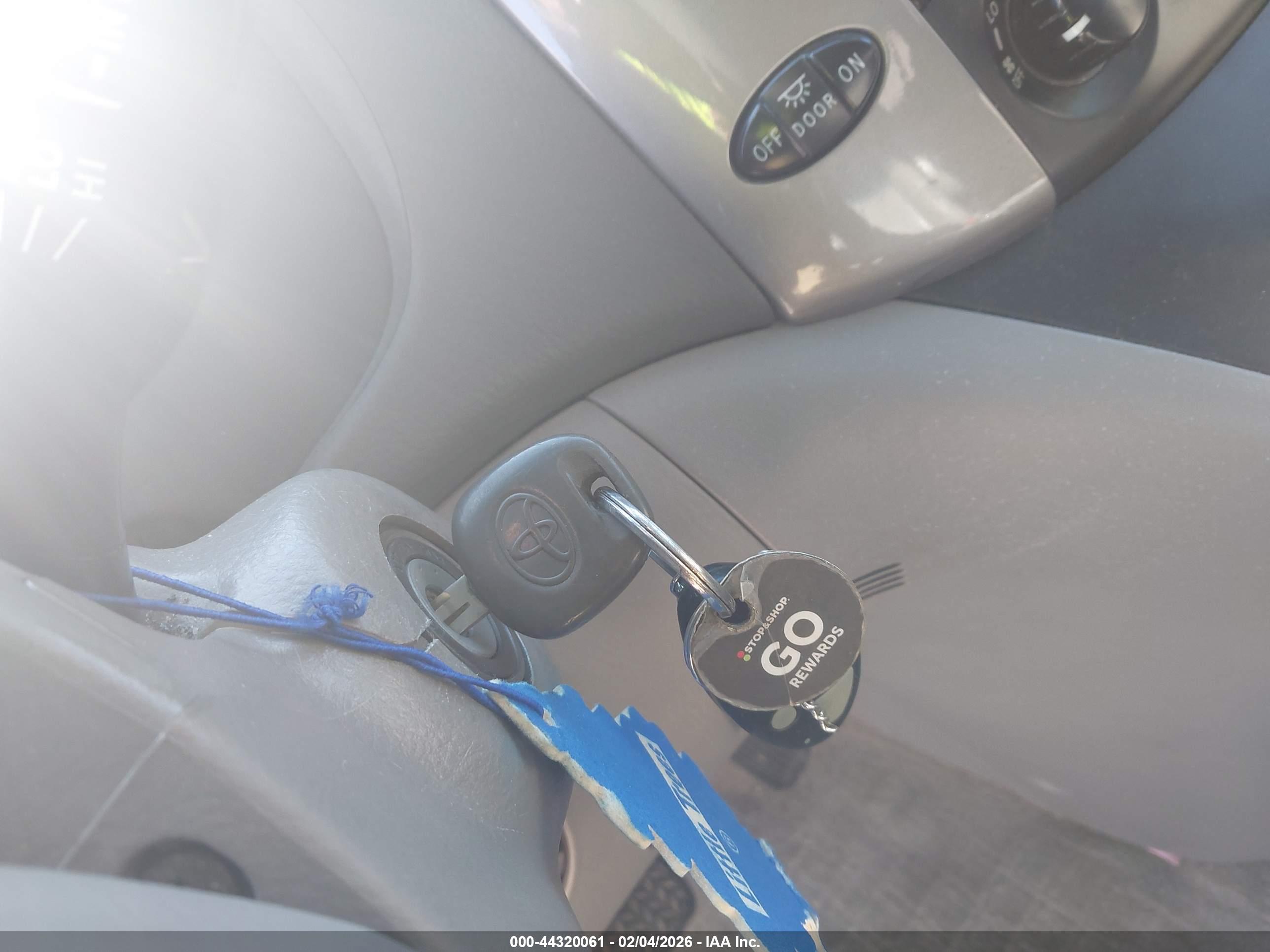TOYOTA SIENNA image 11