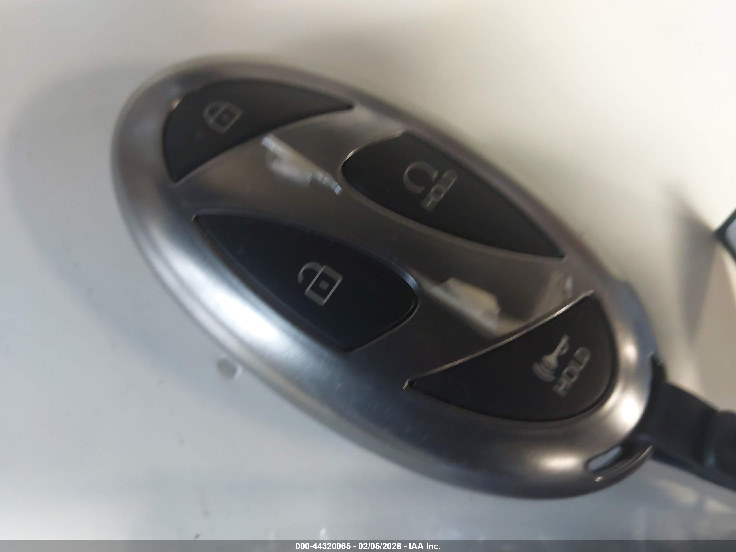 HYUNDAI TUCSON image 11