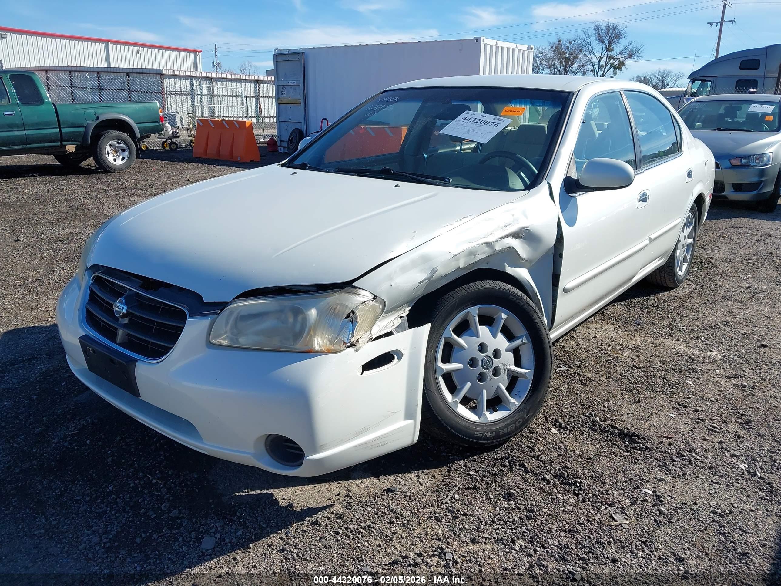 NISSAN MAXIMA image 6