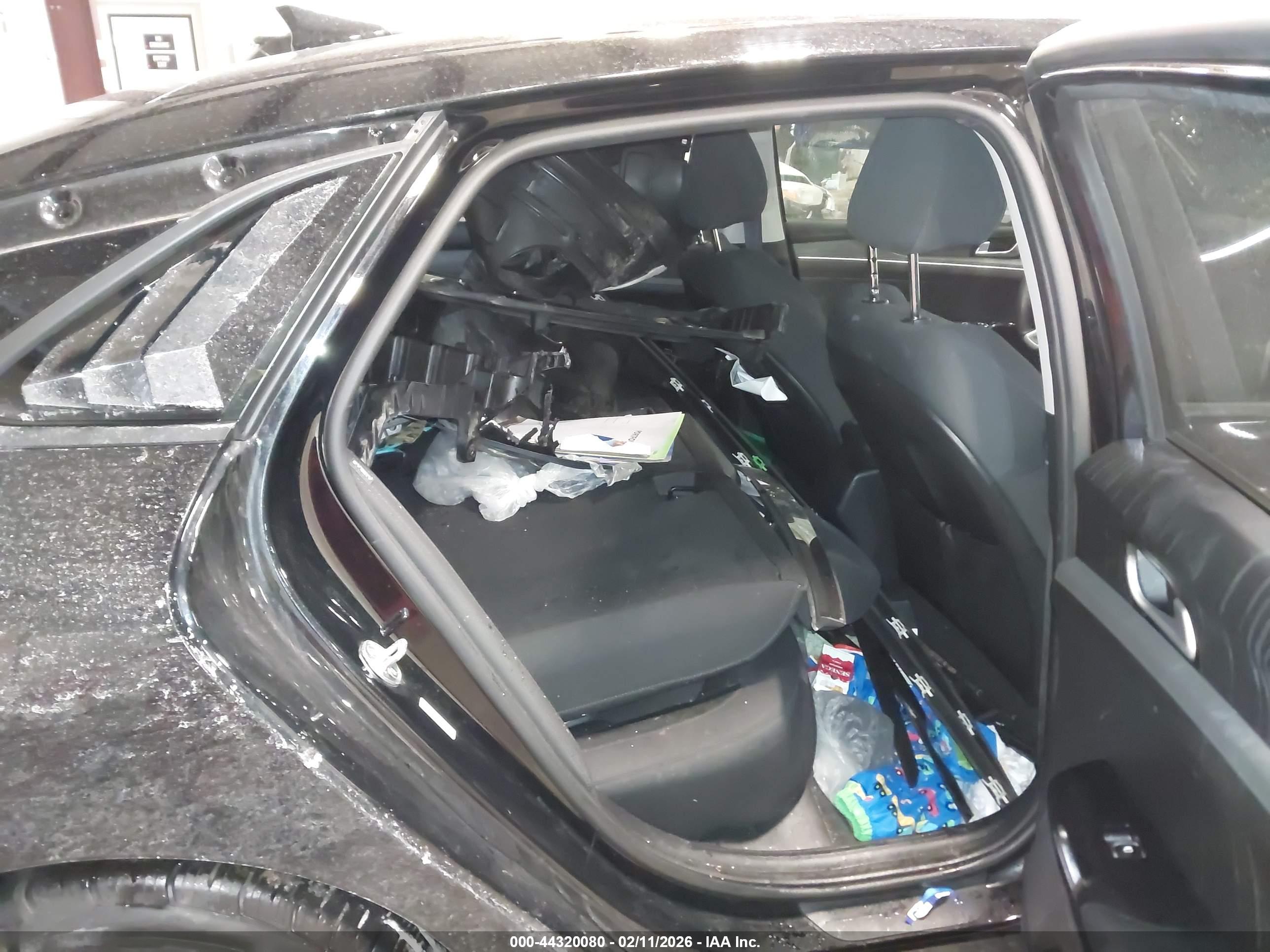 KIA K5 image 8