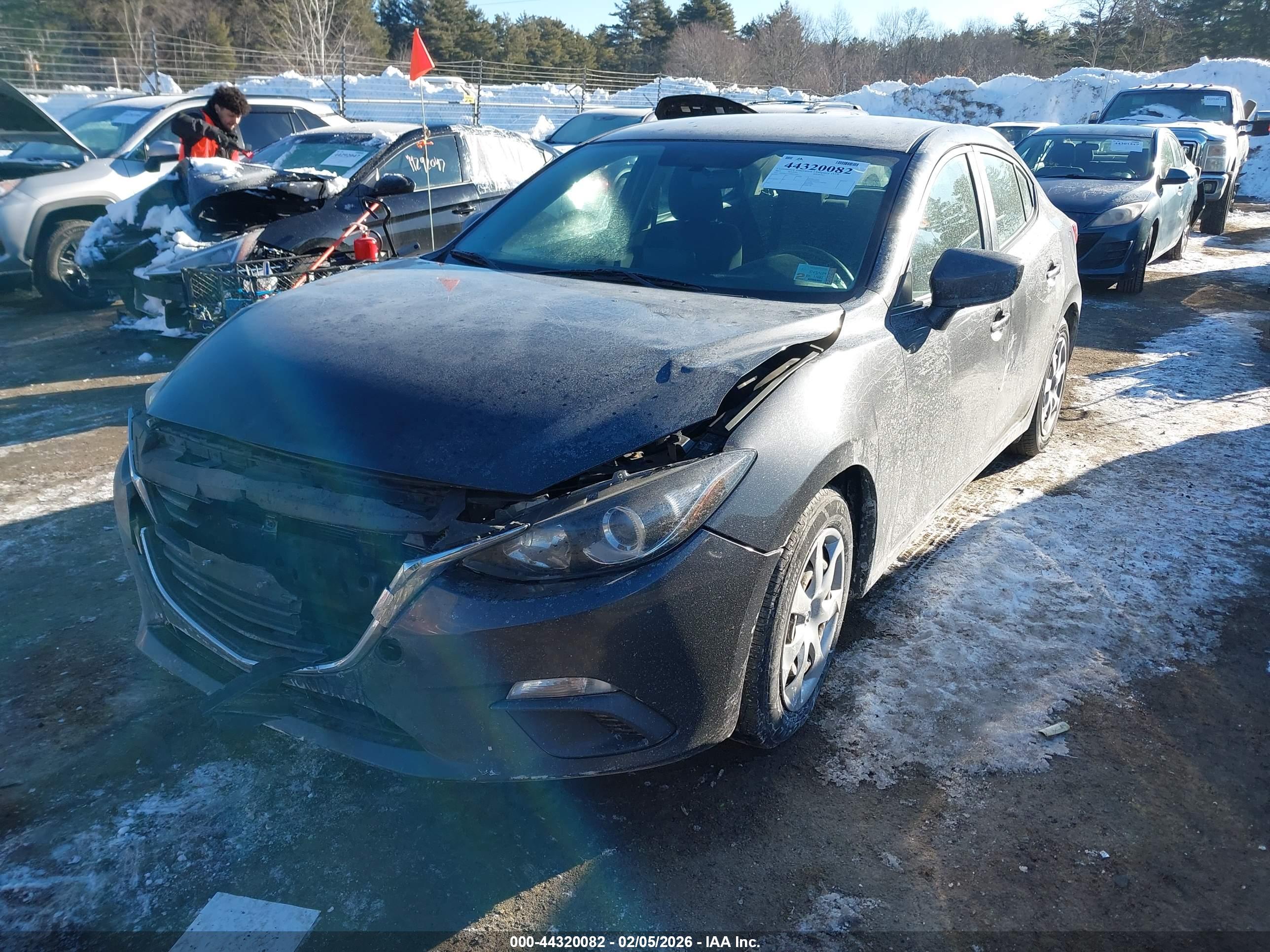 MAZDA MAZDA3 image 2
