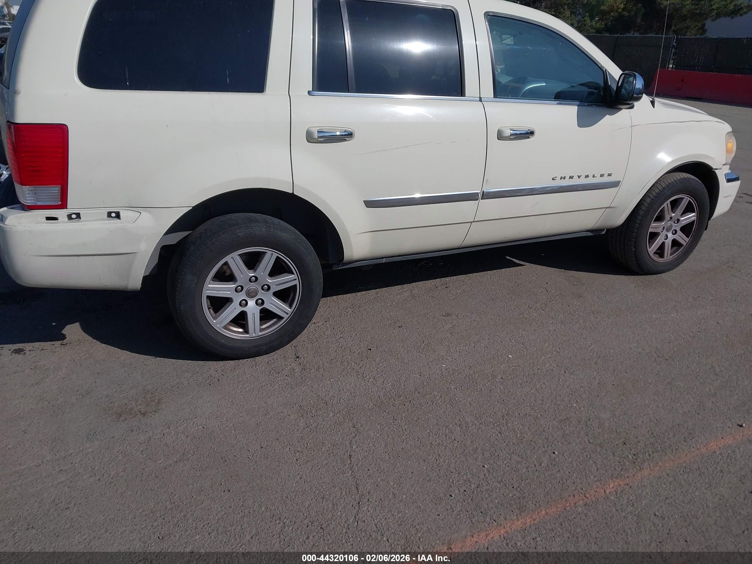 CHRYSLER ASPEN image 6