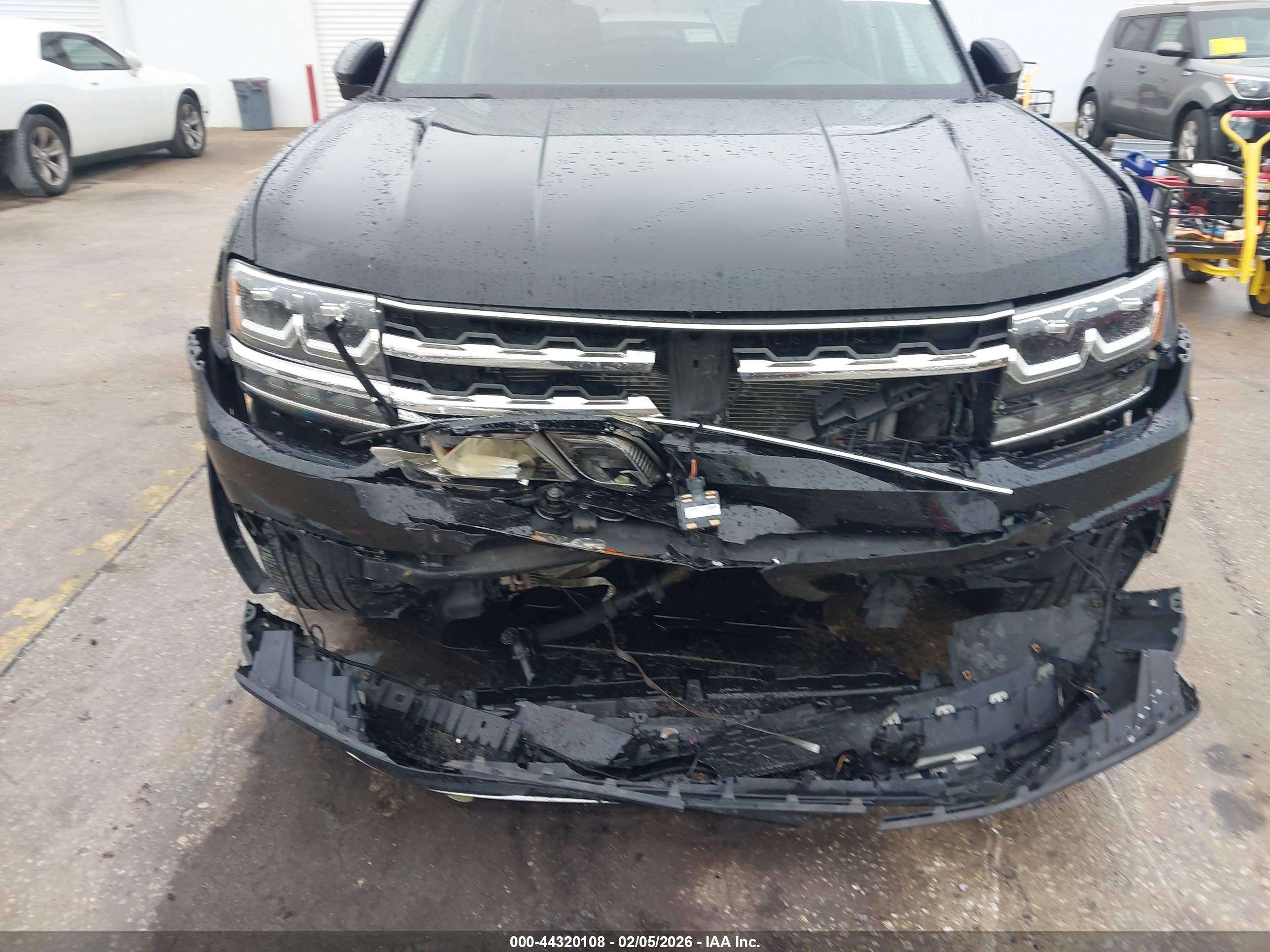 VOLKSWAGEN ATLAS image 6
