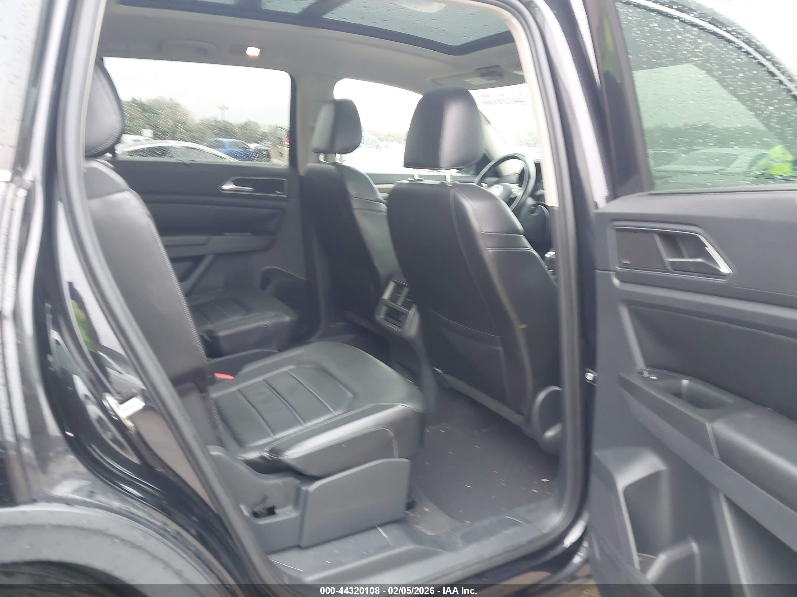 VOLKSWAGEN ATLAS image 8
