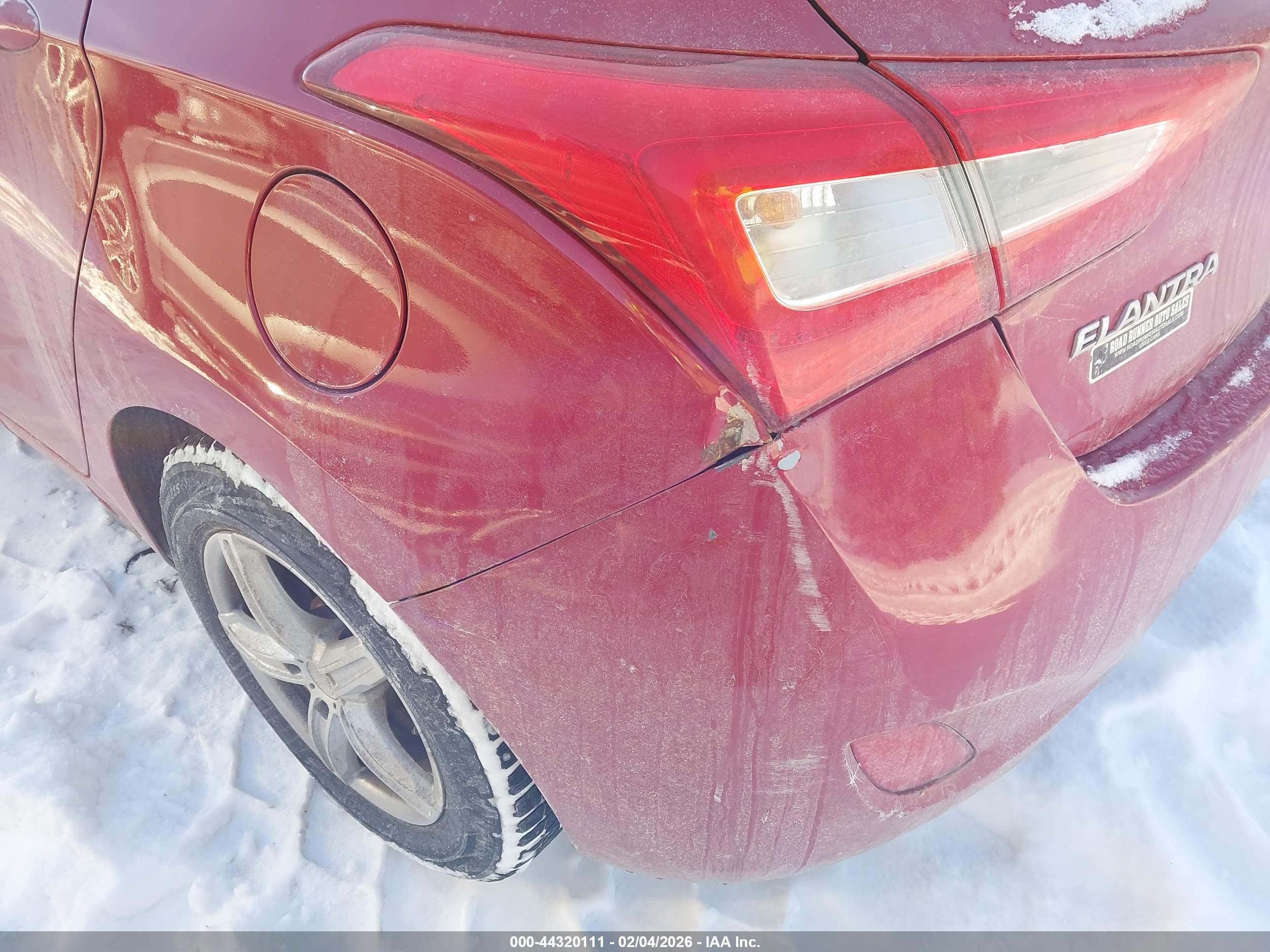 HYUNDAI ELANTRA image 6