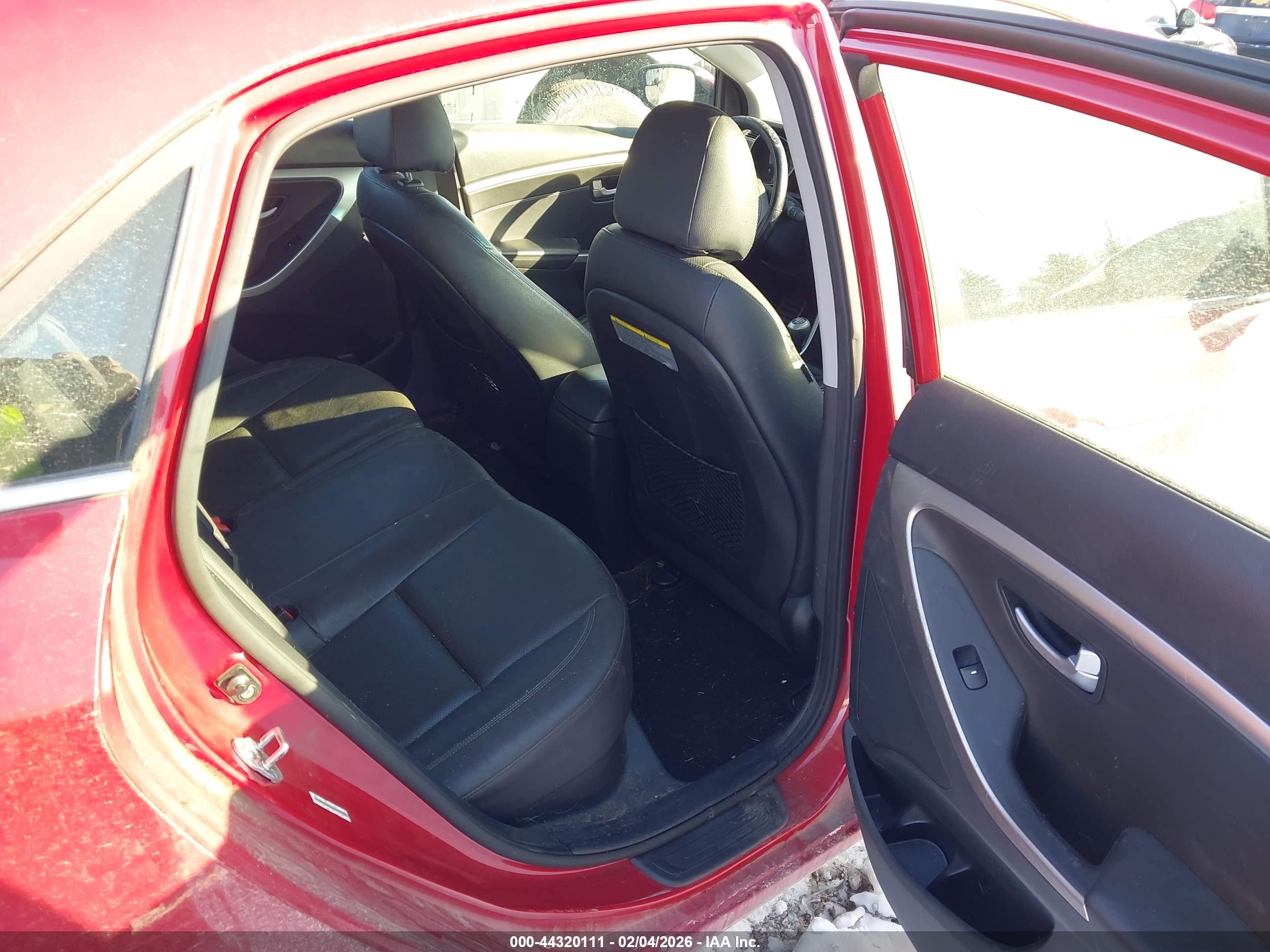 HYUNDAI ELANTRA image 8
