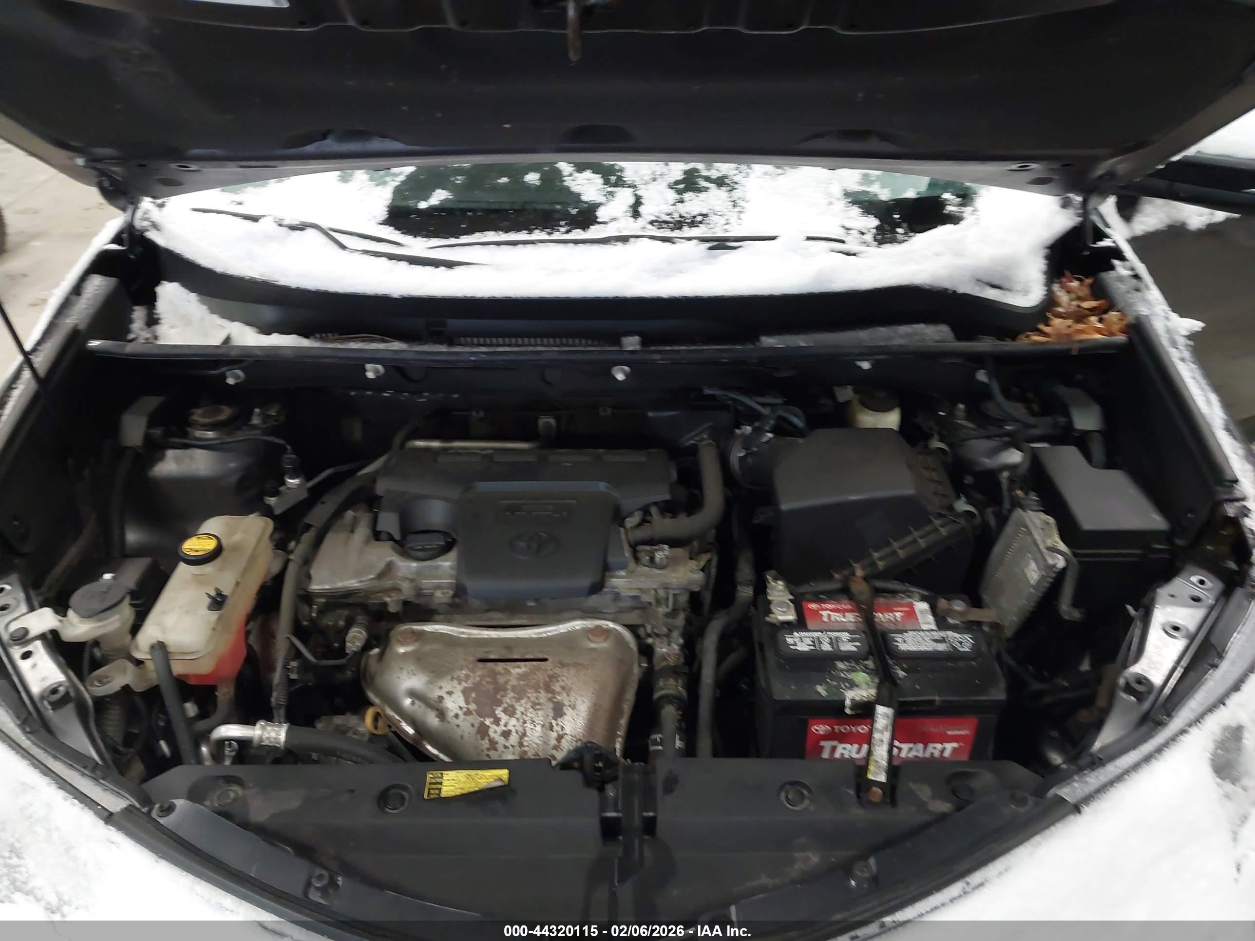 TOYOTA RAV4 image 10