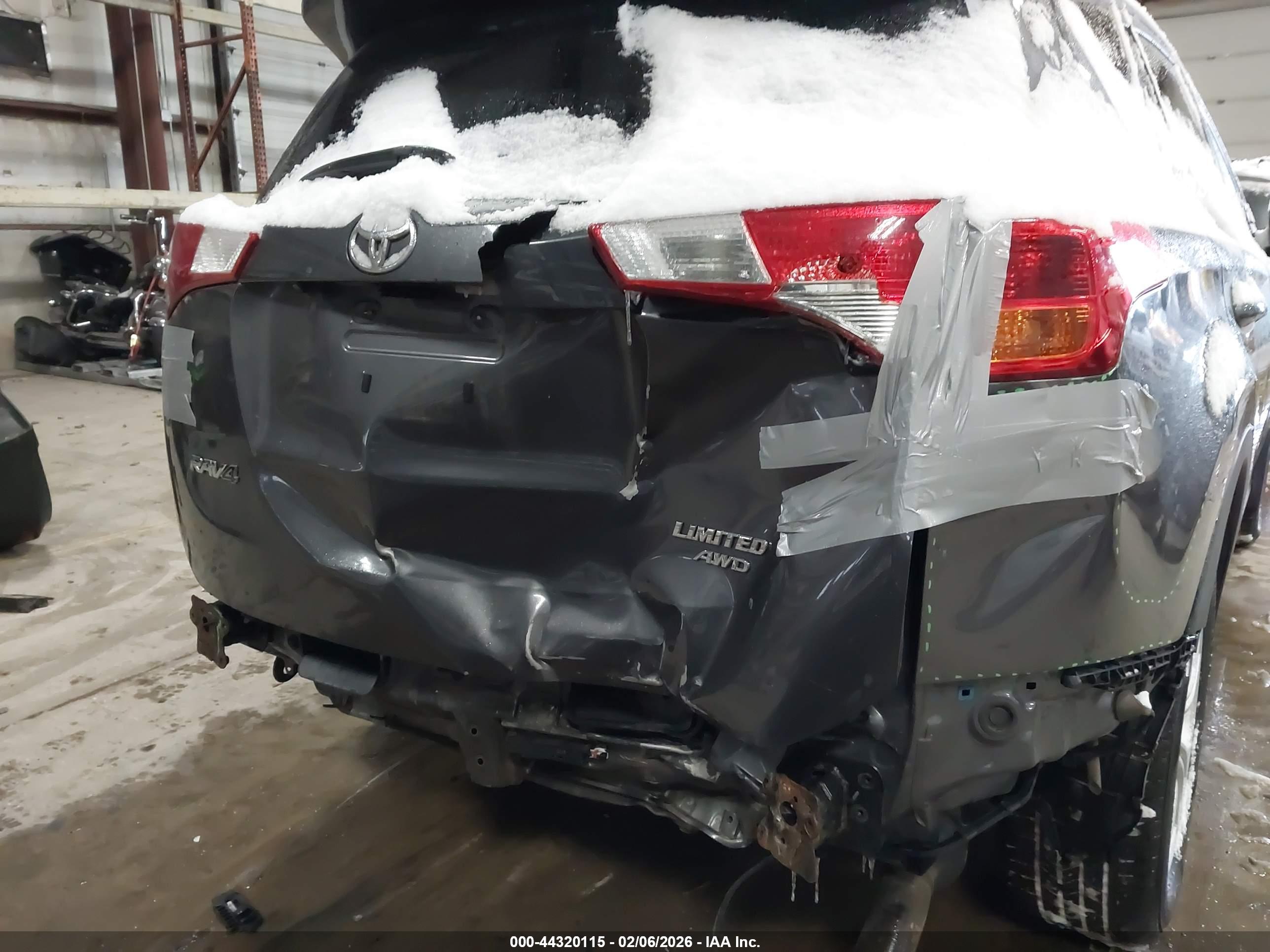 TOYOTA RAV4 image 6
