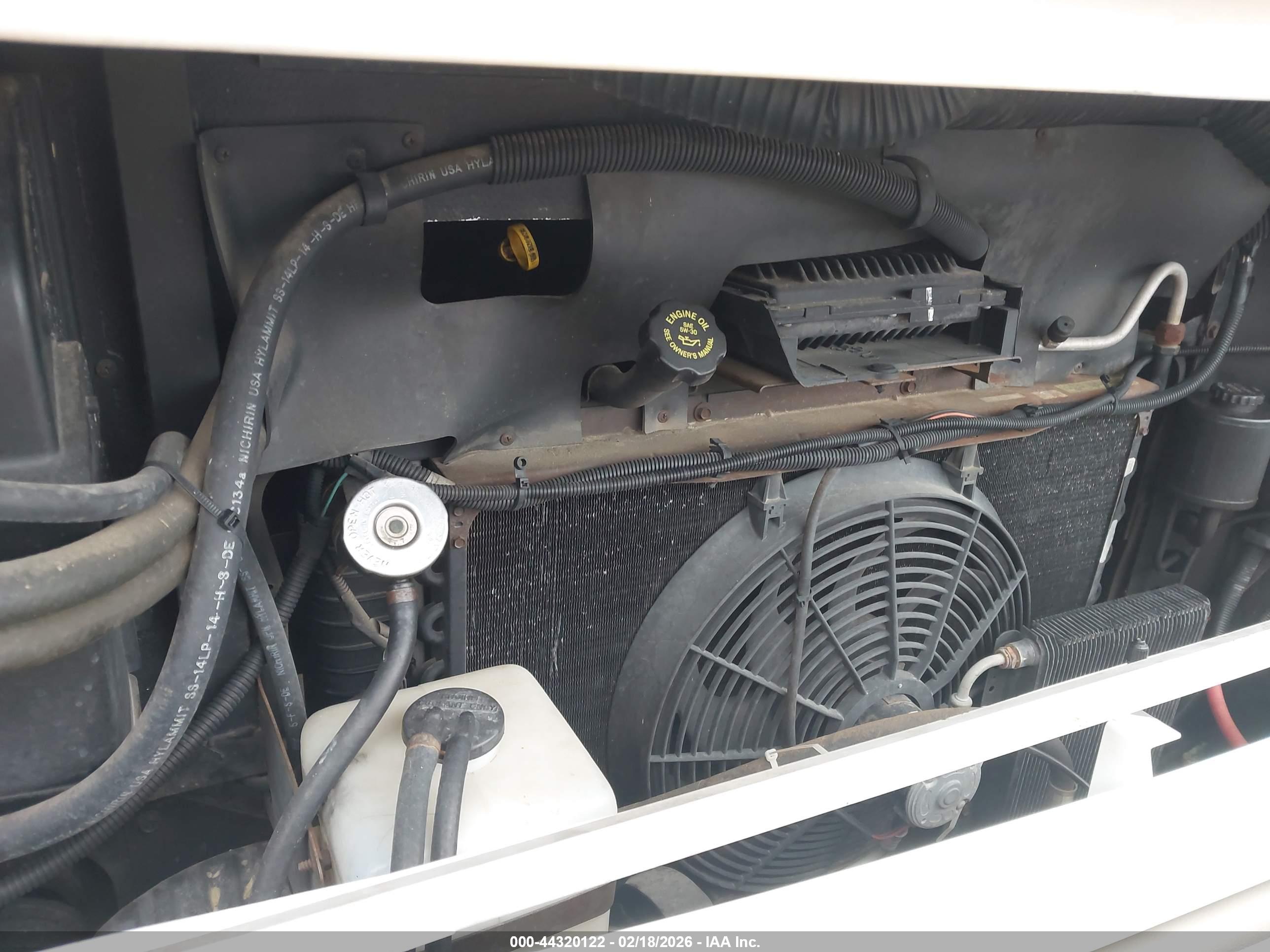 CHEVROLET P30 image 10