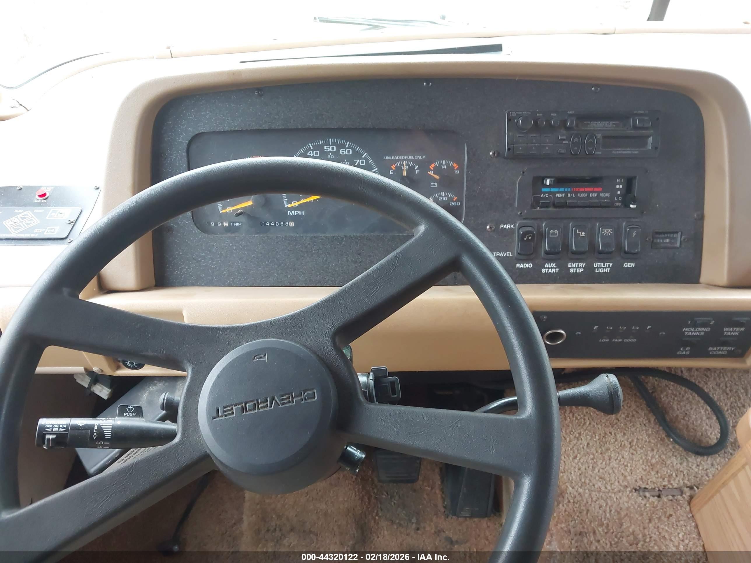 CHEVROLET P30 image 7
