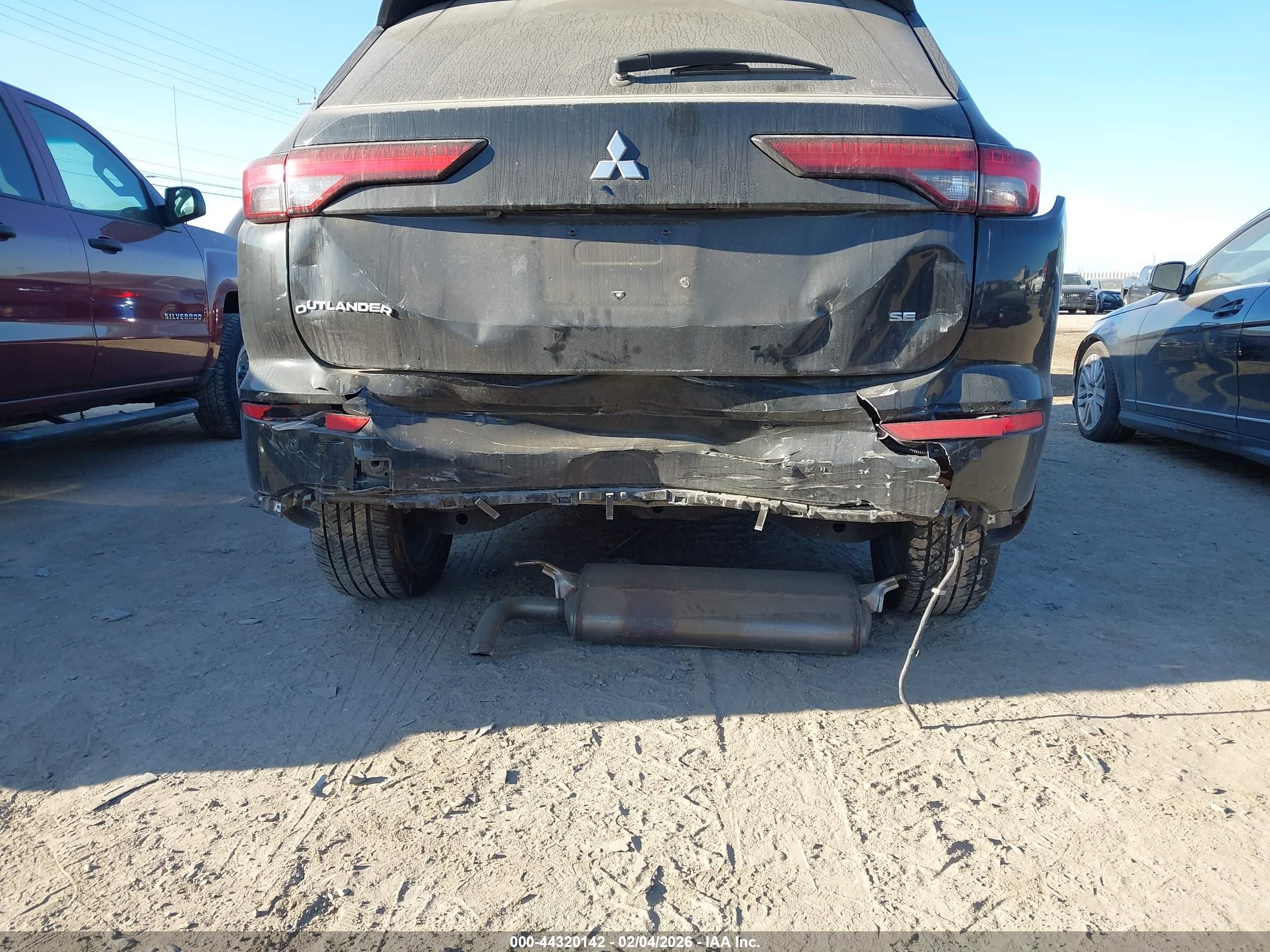 MITSUBISHI OUTLANDER image 6