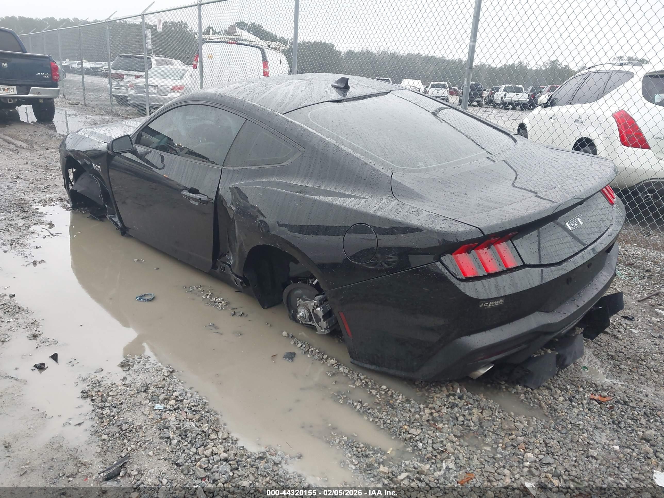 FORD MUSTANG image 3
