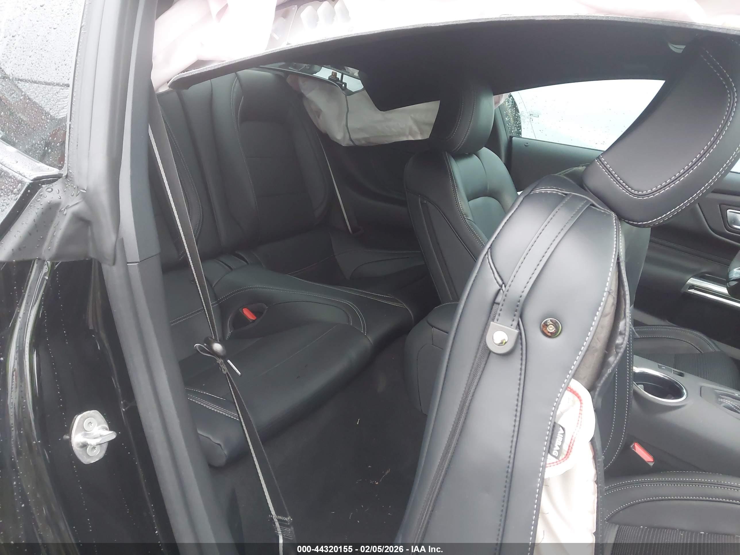 FORD MUSTANG image 8