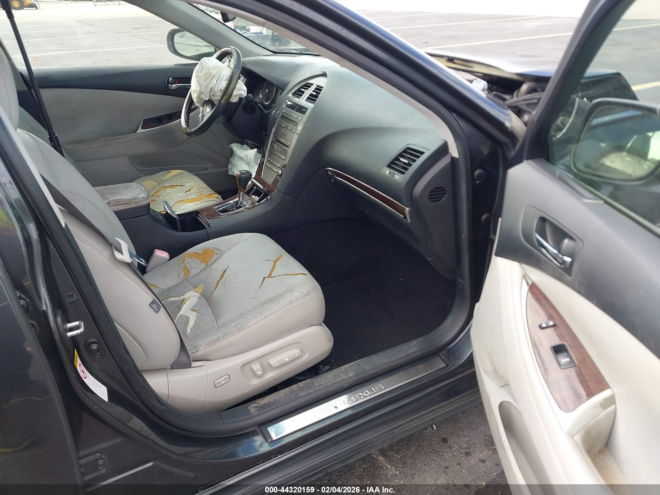 LEXUS ES image 5