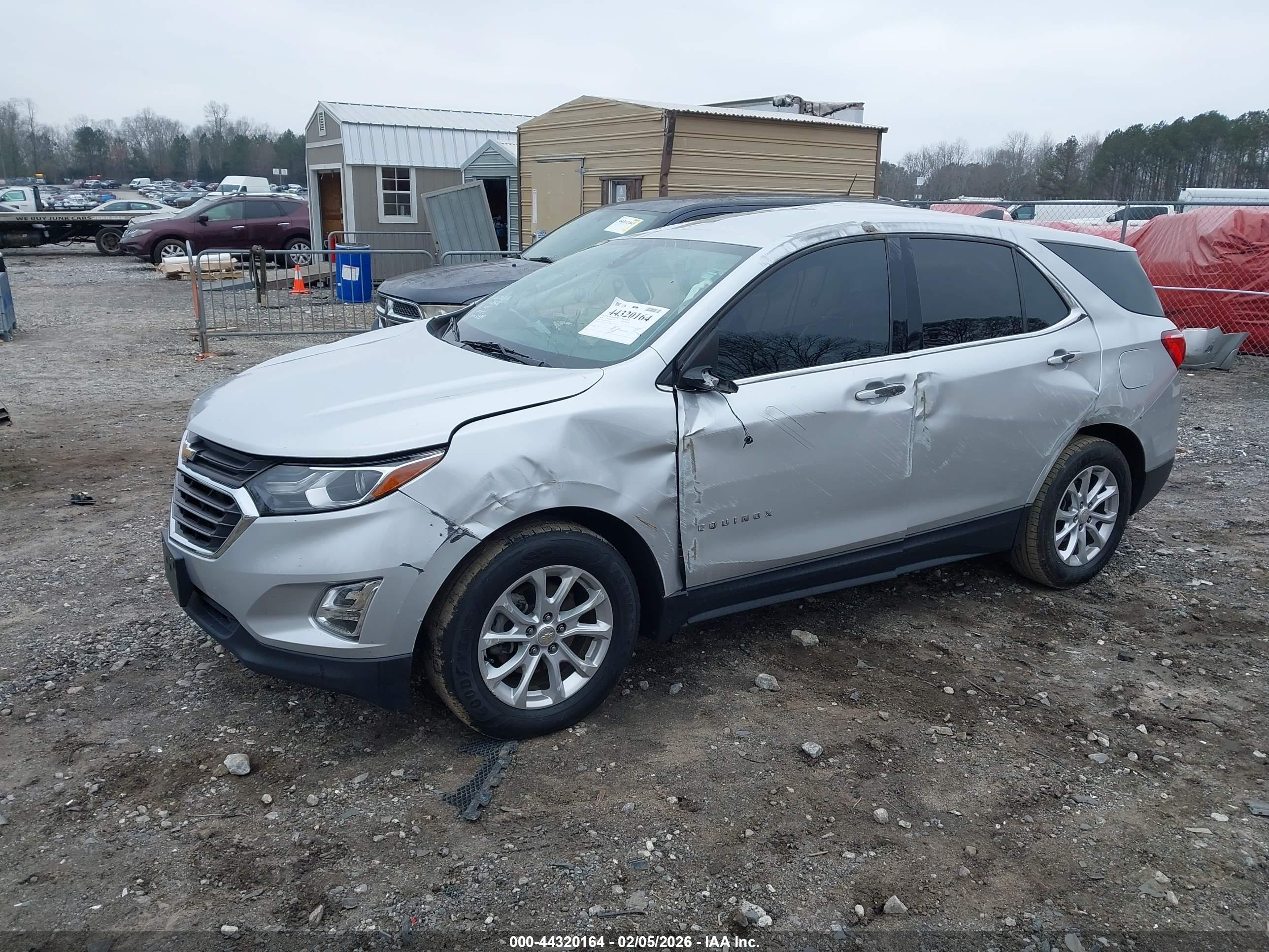 CHEVROLET EQUINOX image 2