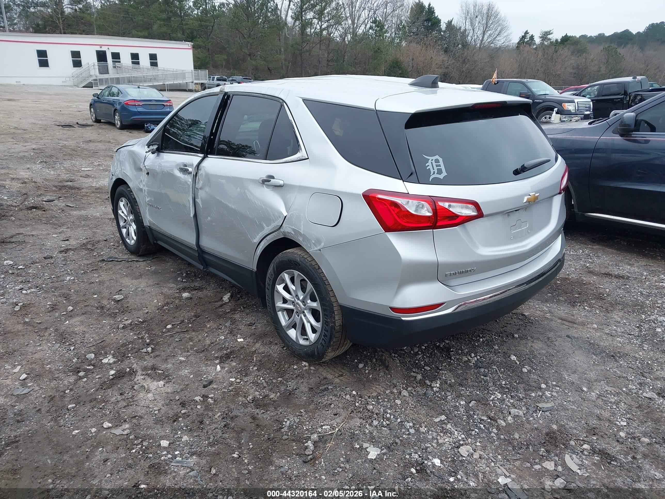CHEVROLET EQUINOX image 3