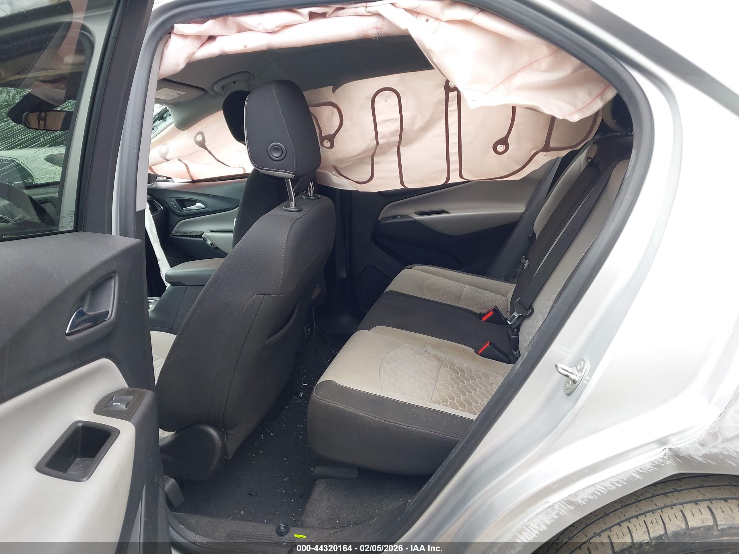 CHEVROLET EQUINOX image 8