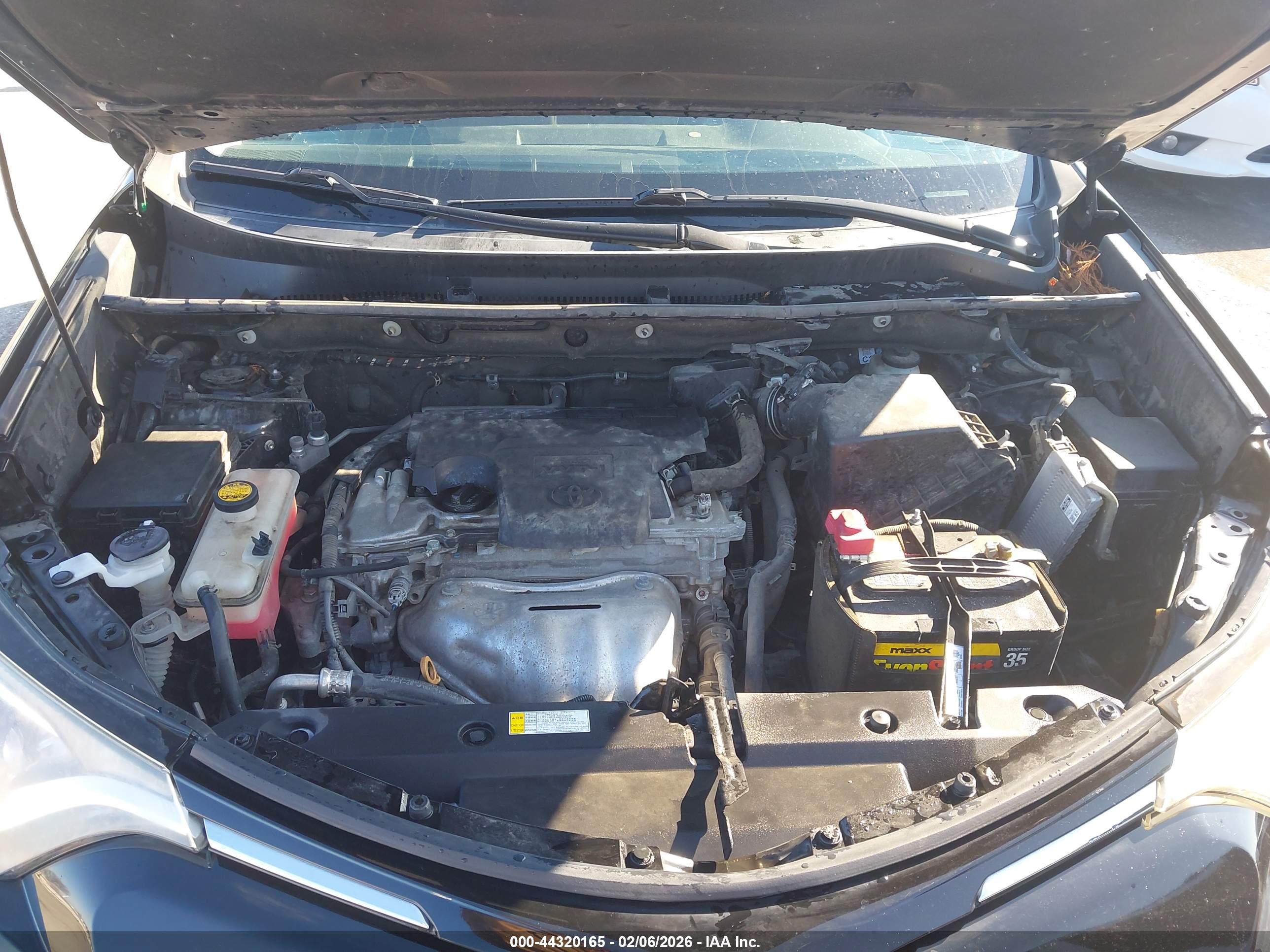 TOYOTA RAV4 image 10