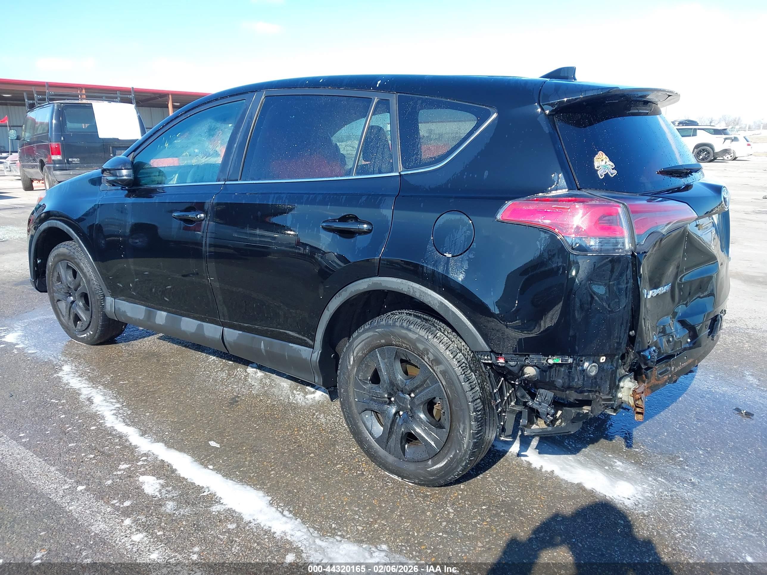 TOYOTA RAV4 image 3