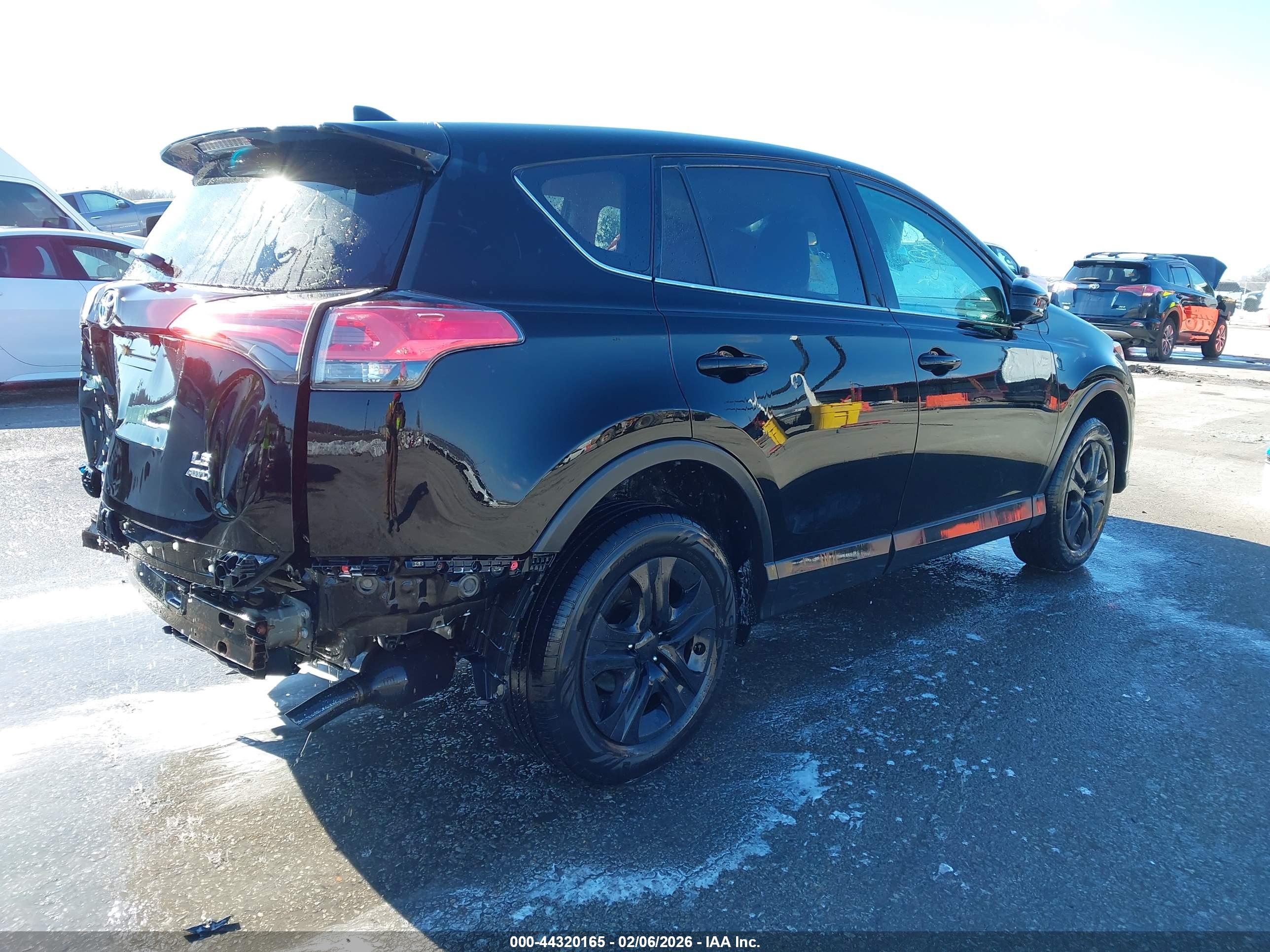 TOYOTA RAV4 image 4