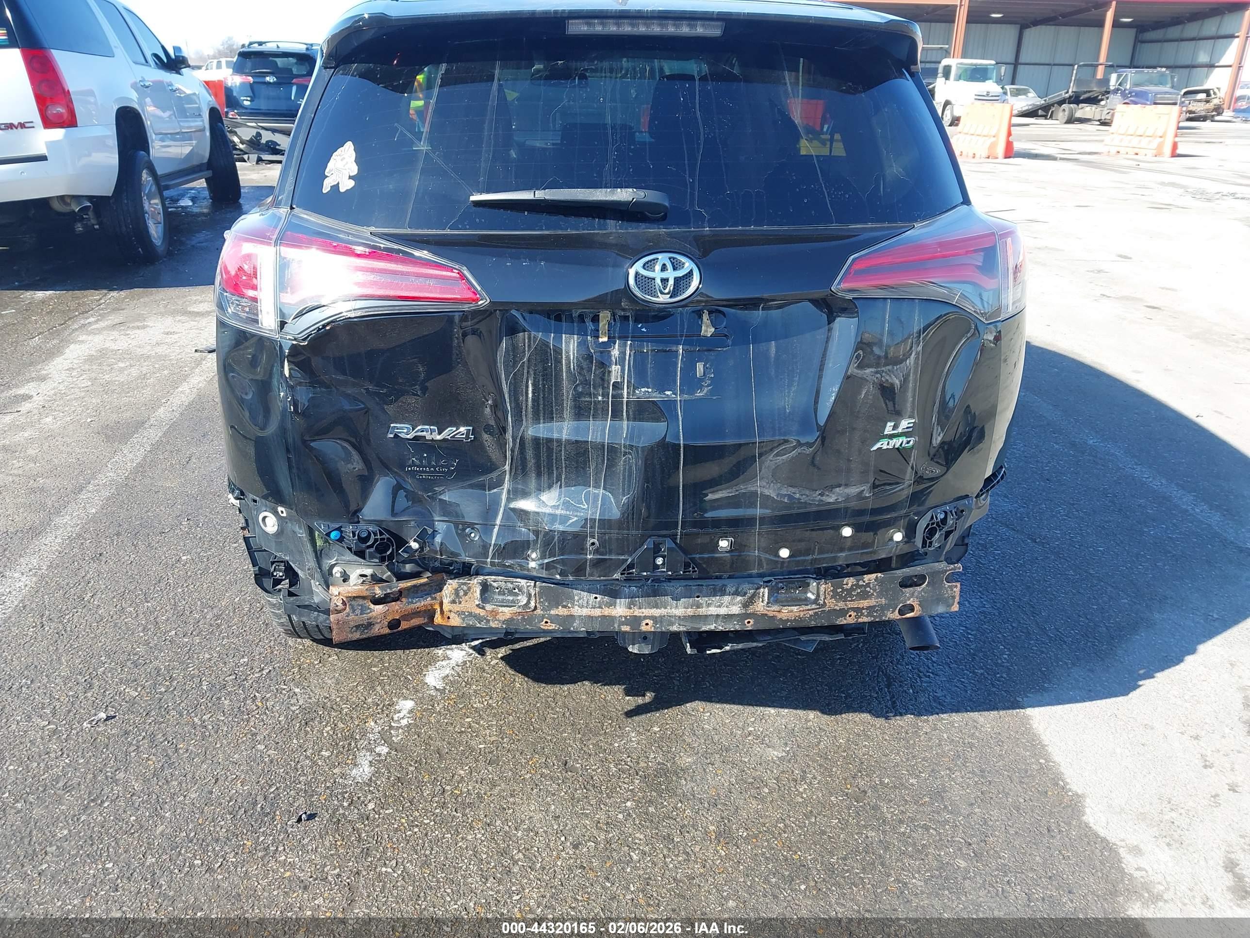 TOYOTA RAV4 image 6