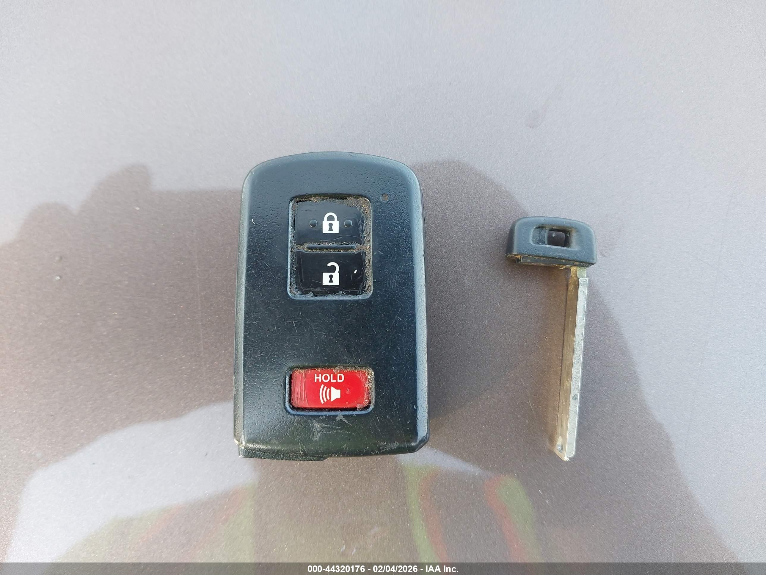 TOYOTA PRIUS image 11