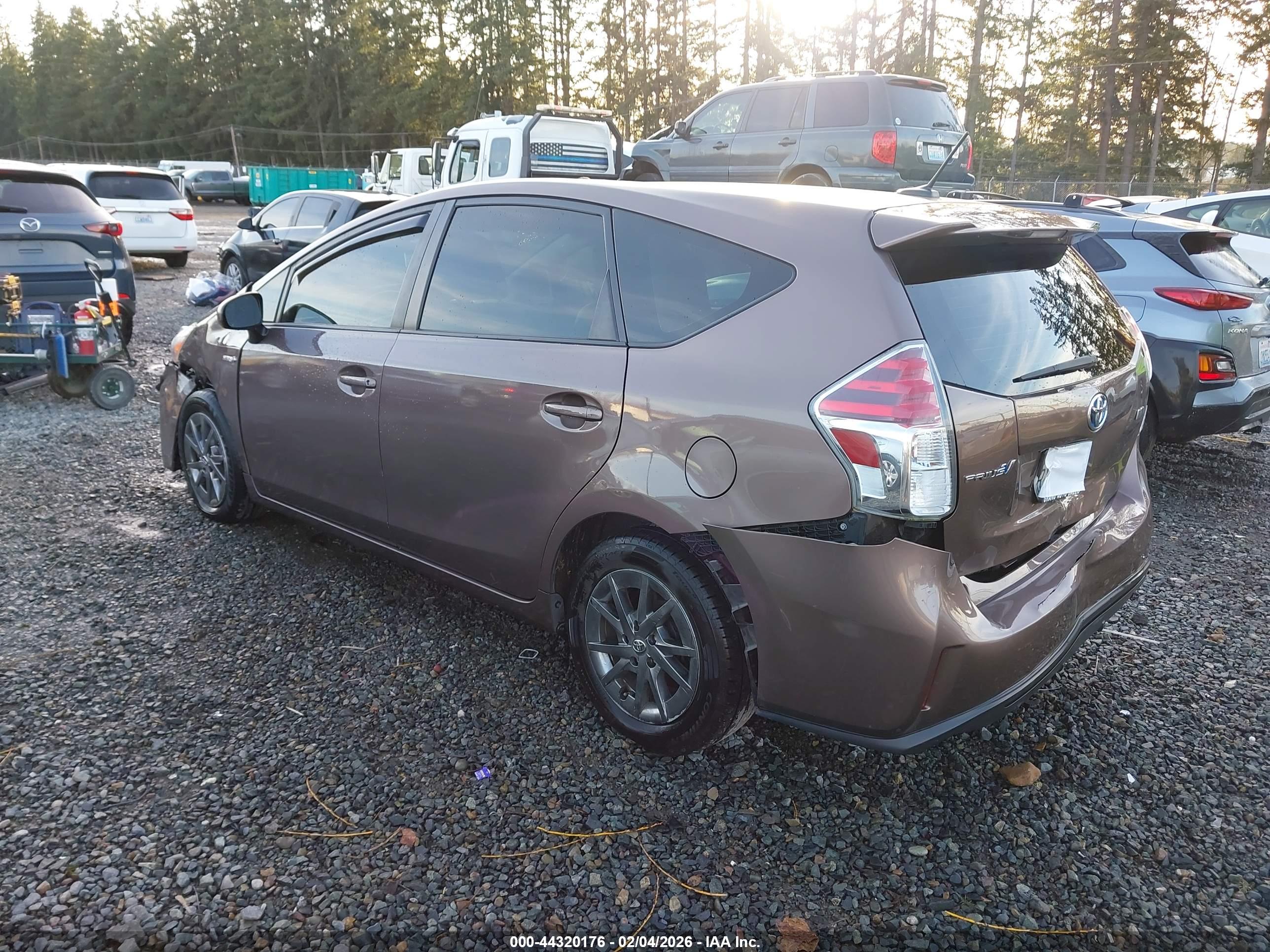 TOYOTA PRIUS image 3