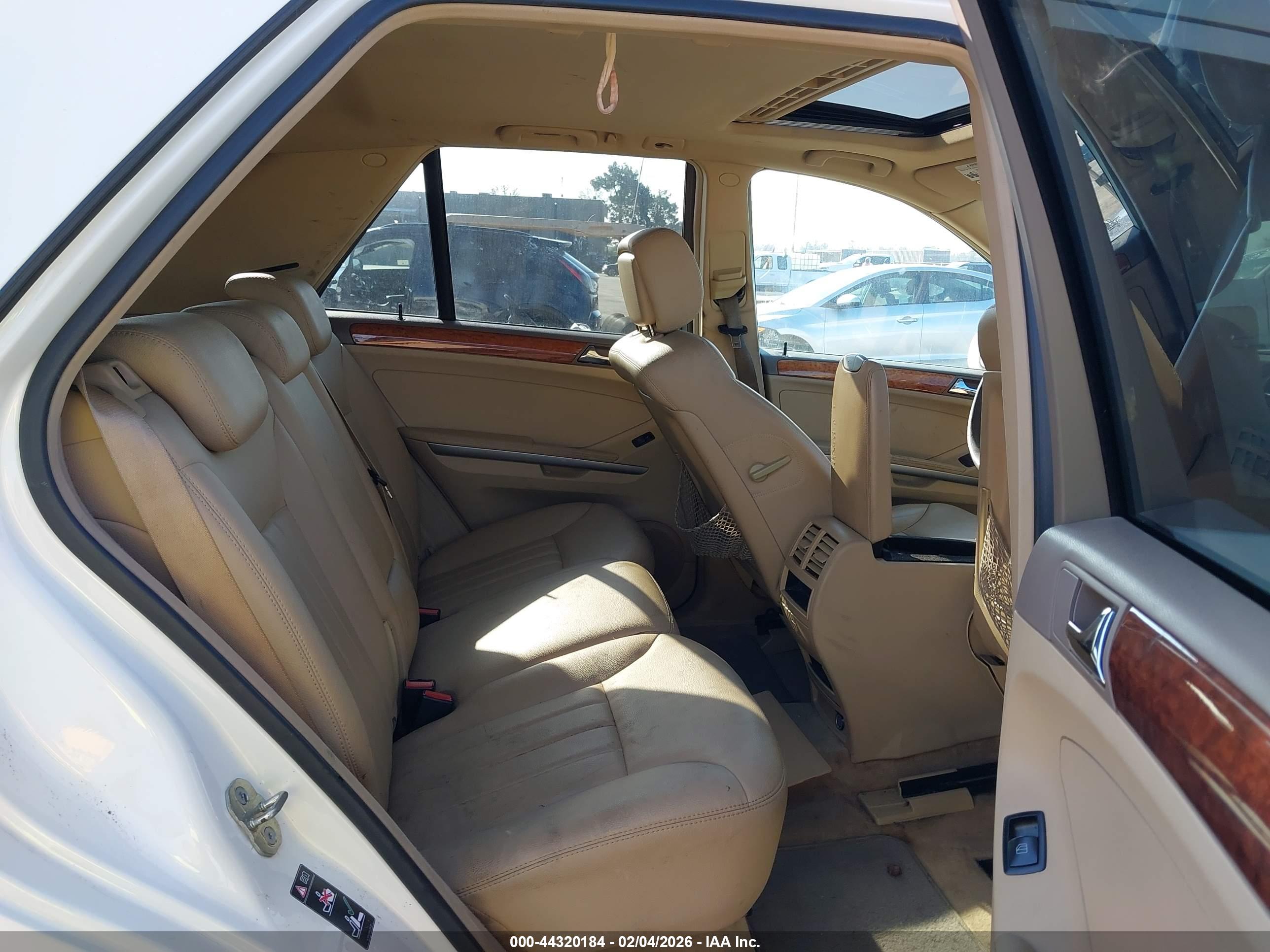 MERCEDES-BENZ ML image 8
