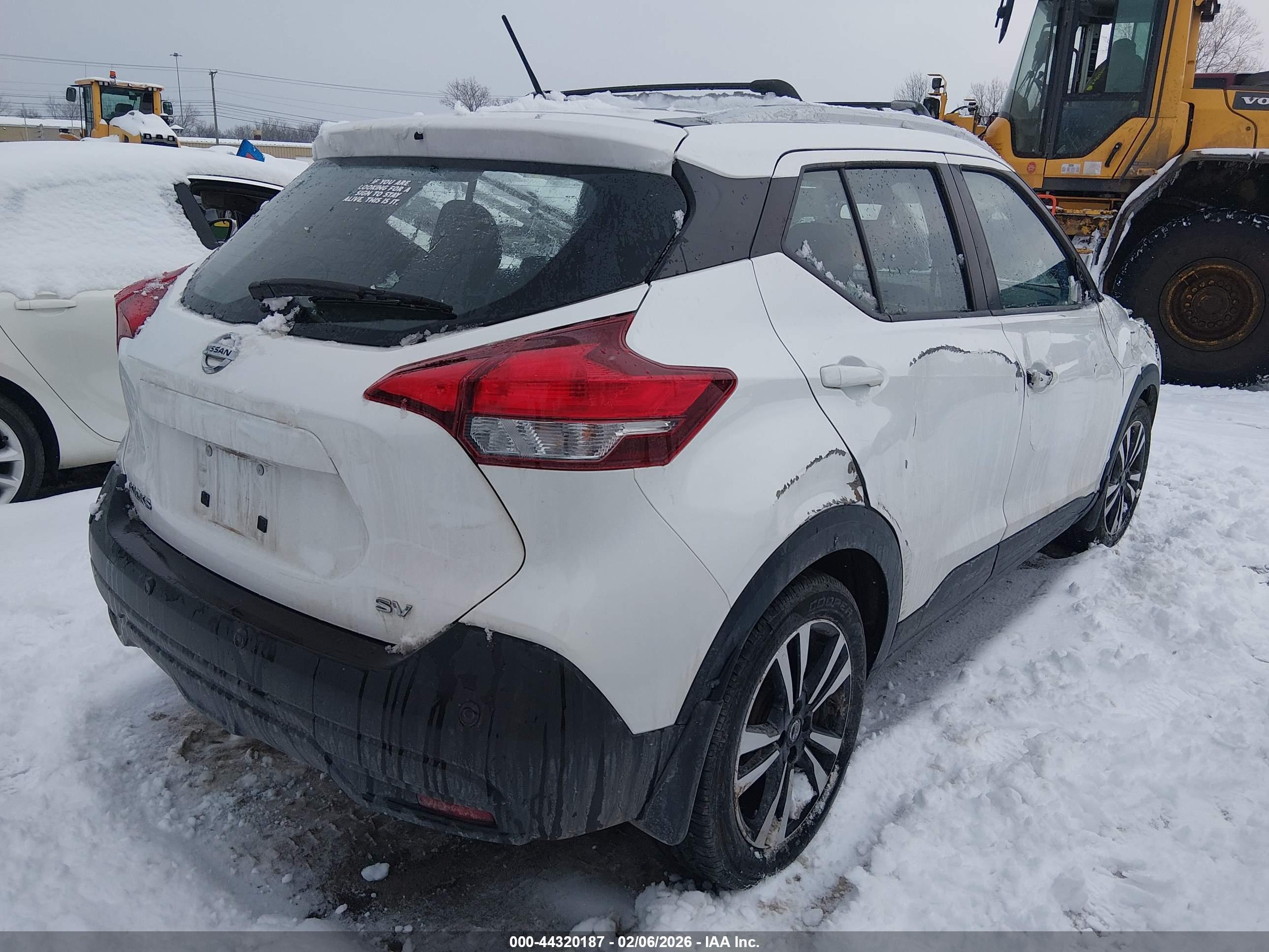 NISSAN KICKS image 4