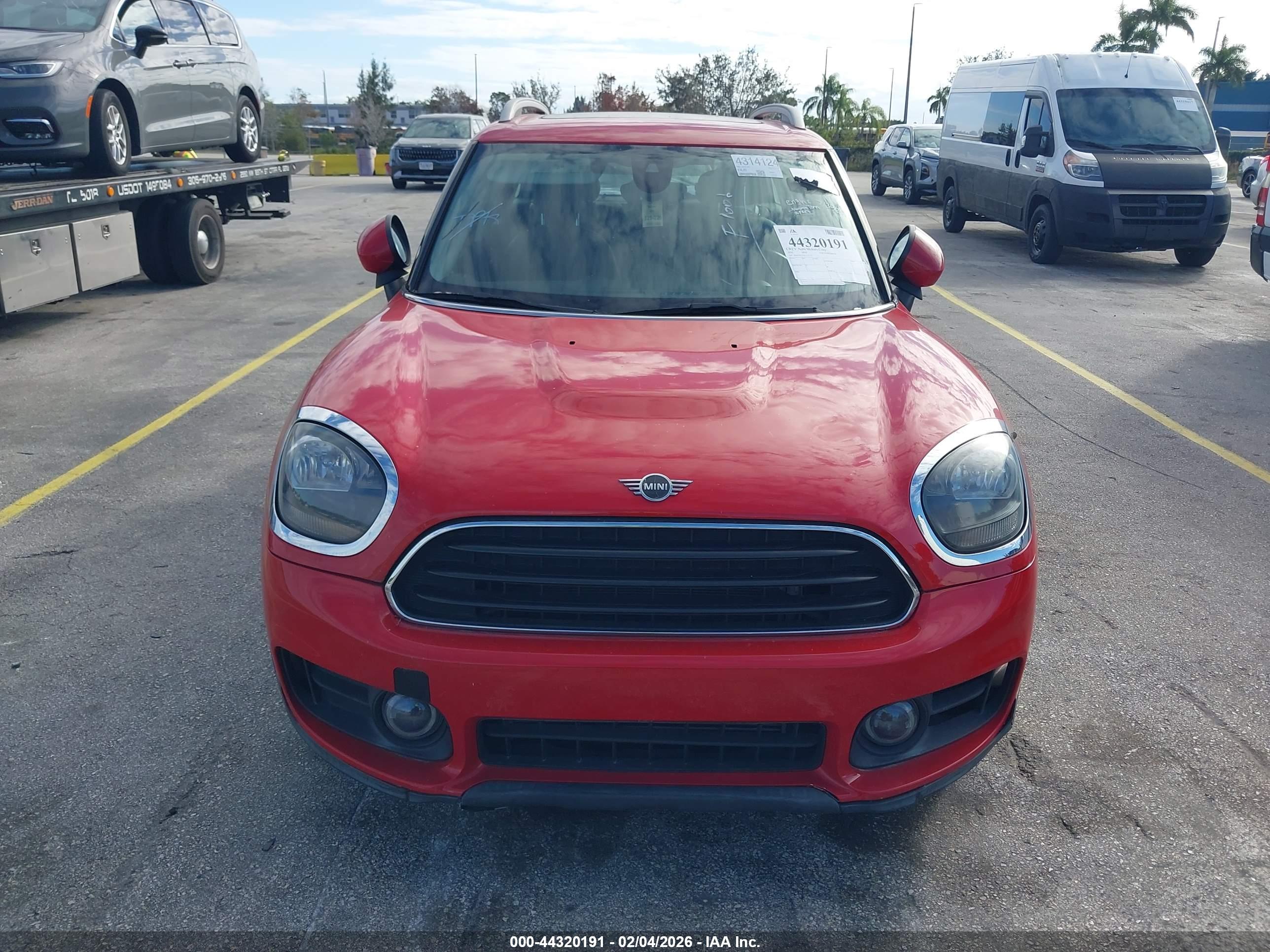 MINI COUNTRYMAN image 6